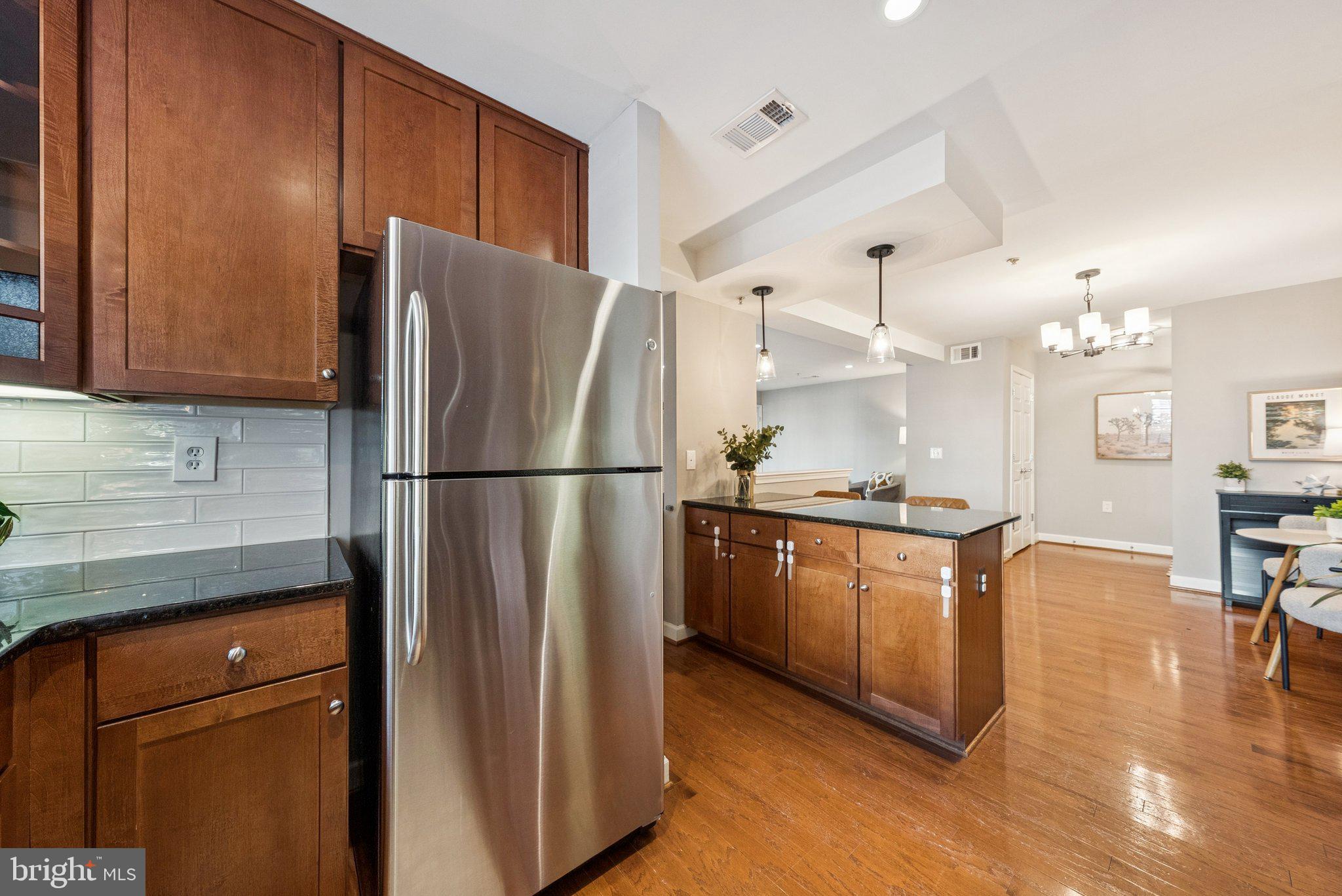 WEST VILLAGE OF SHIRLINGTON - Residential