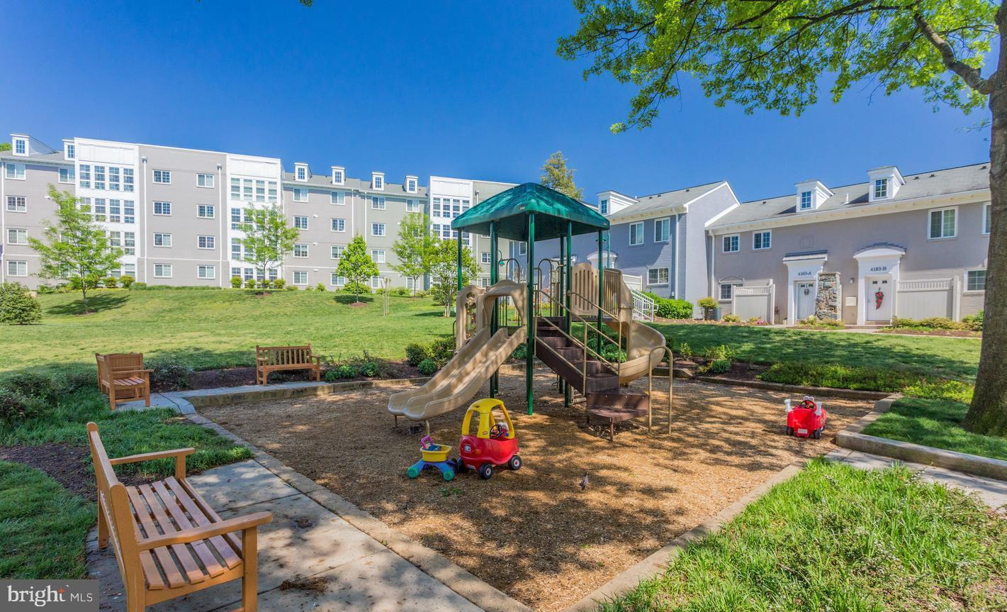 WEST VILLAGE OF SHIRLINGTON - Residential