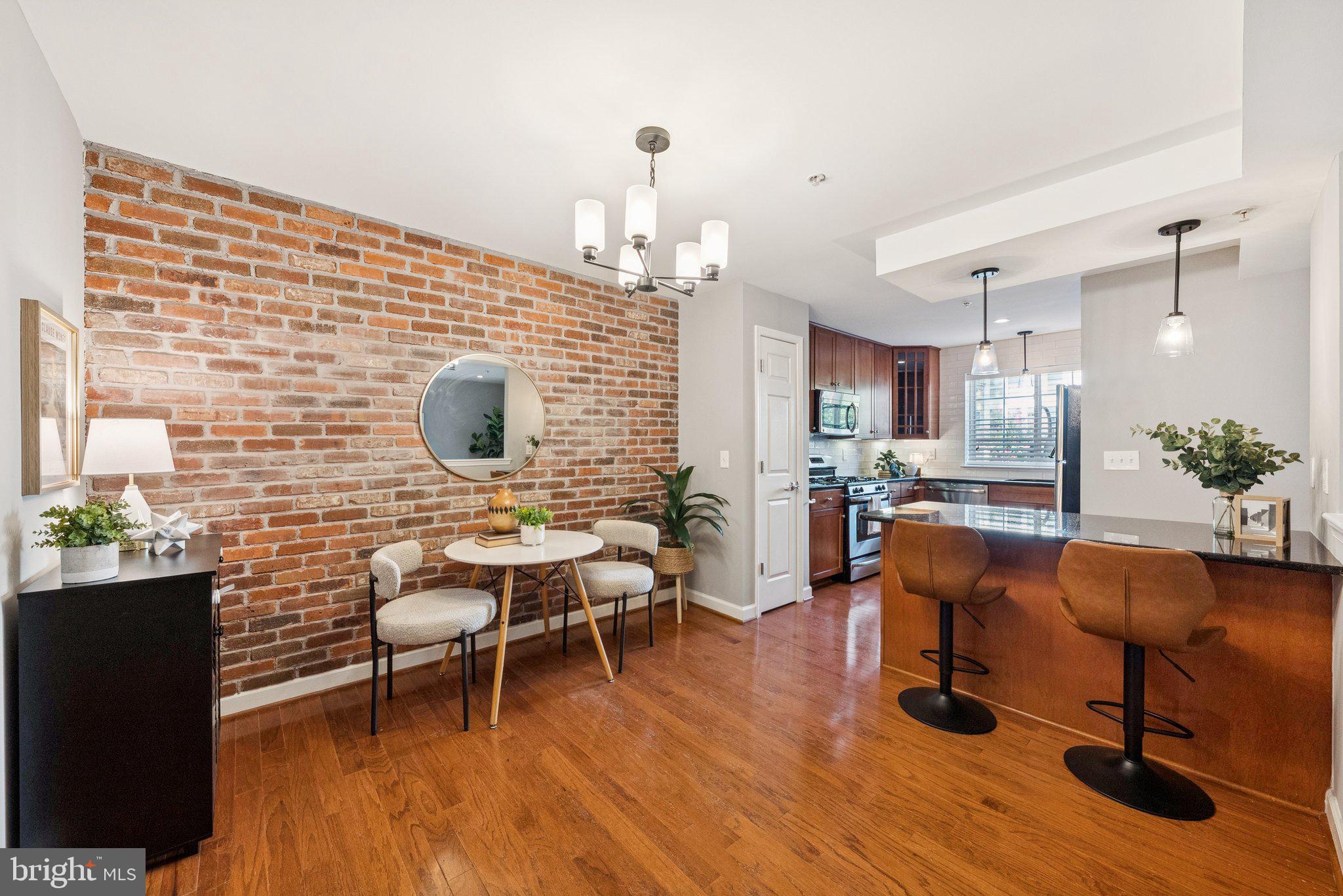 WEST VILLAGE OF SHIRLINGTON - Residential