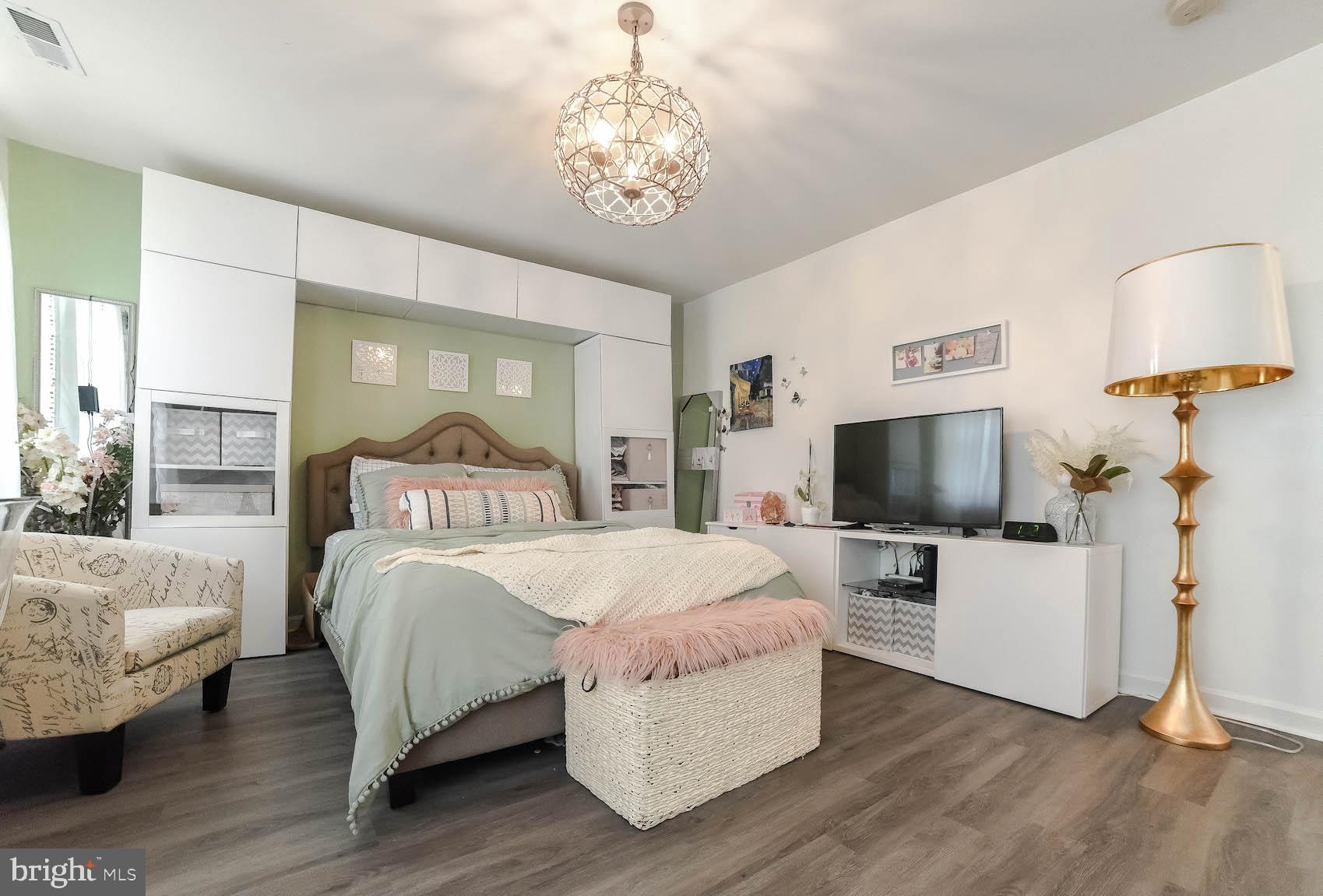 MEADOW LAKE - Residential