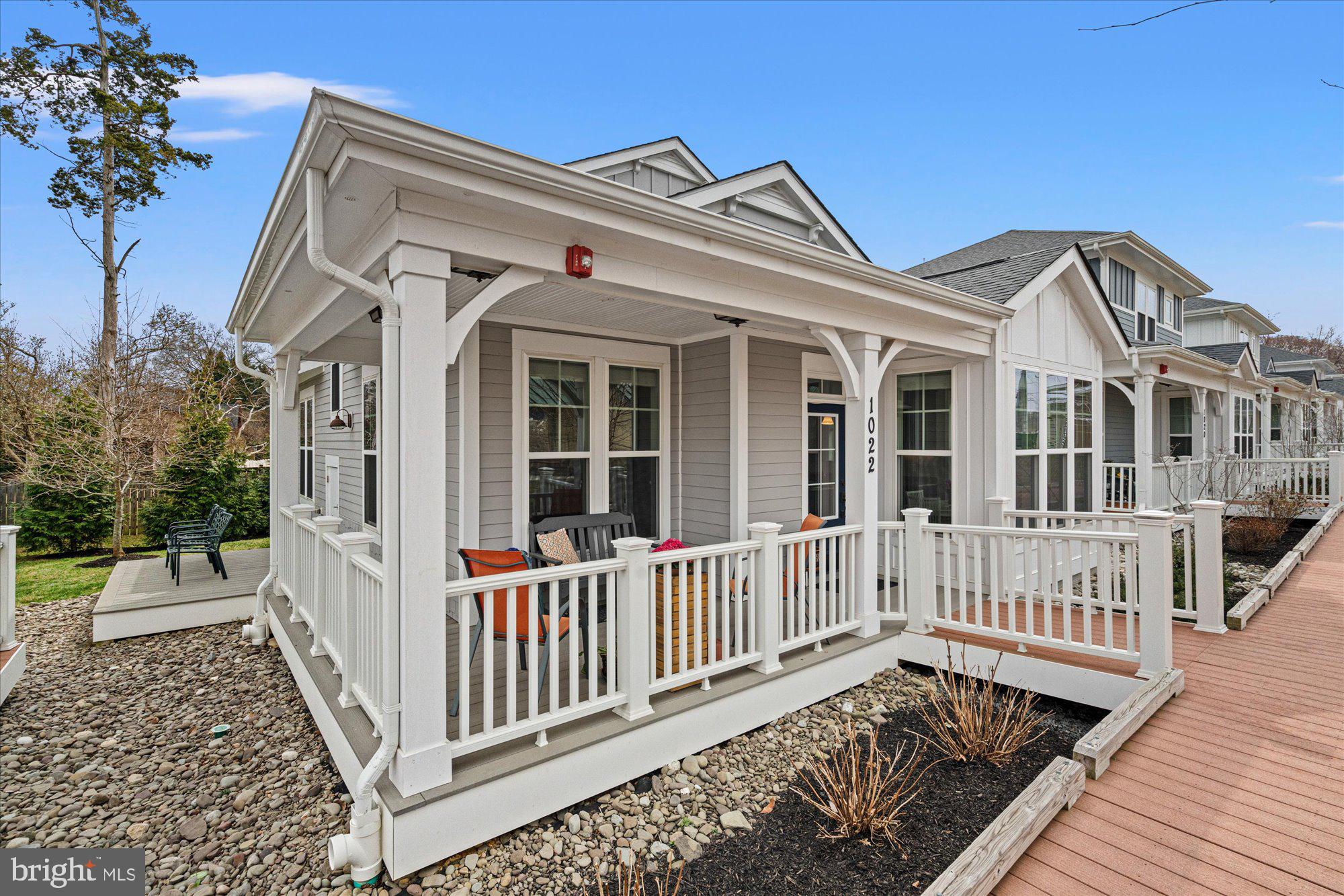 1022 RAILROAD AVENUE 4