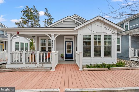 1022 RAILROAD AVENUE 4 FALLS CHURCH VA 22046