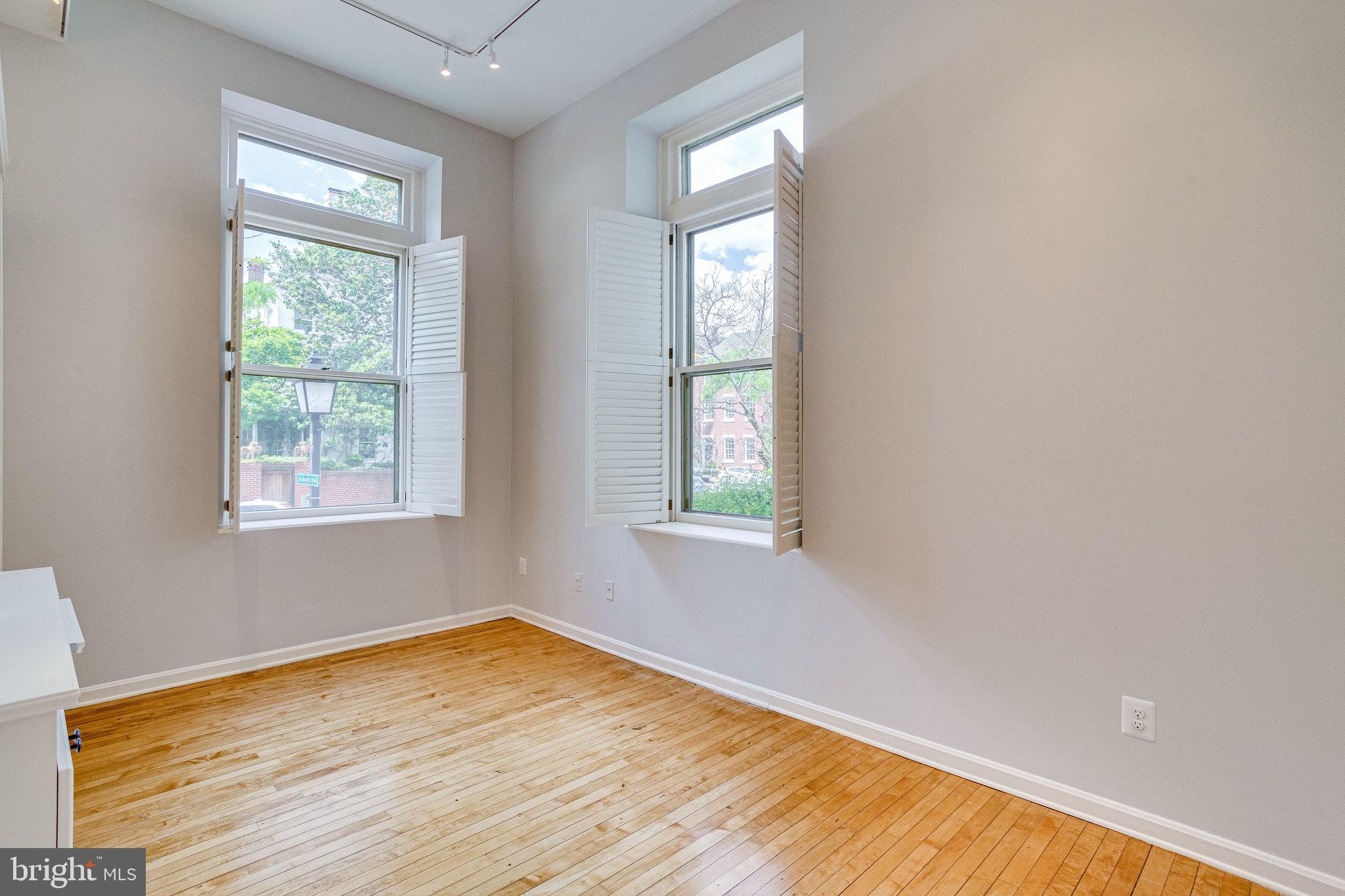 ALEXANDRIA - Residential