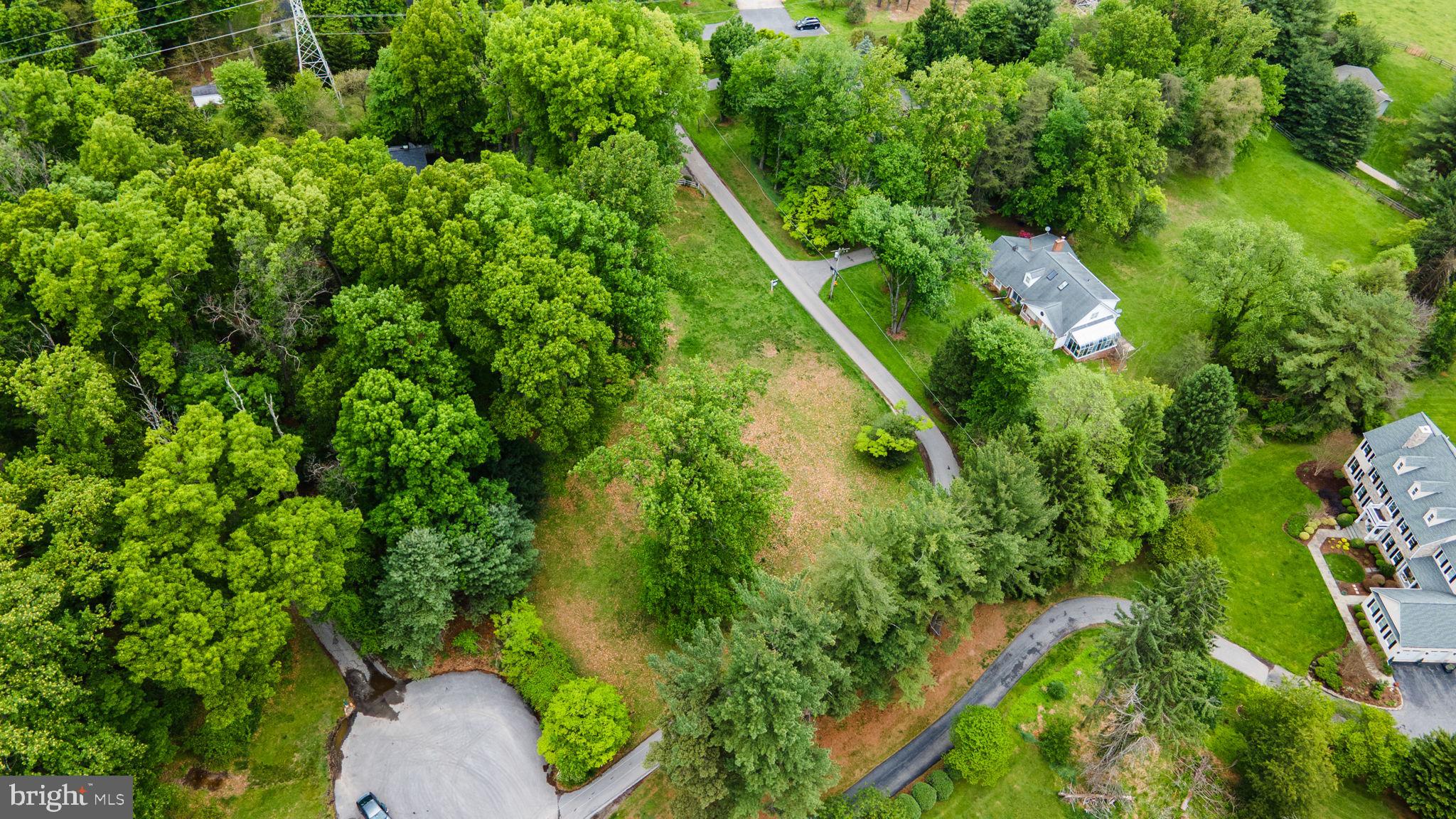 FALLS ROAD CORRIDOR - Land