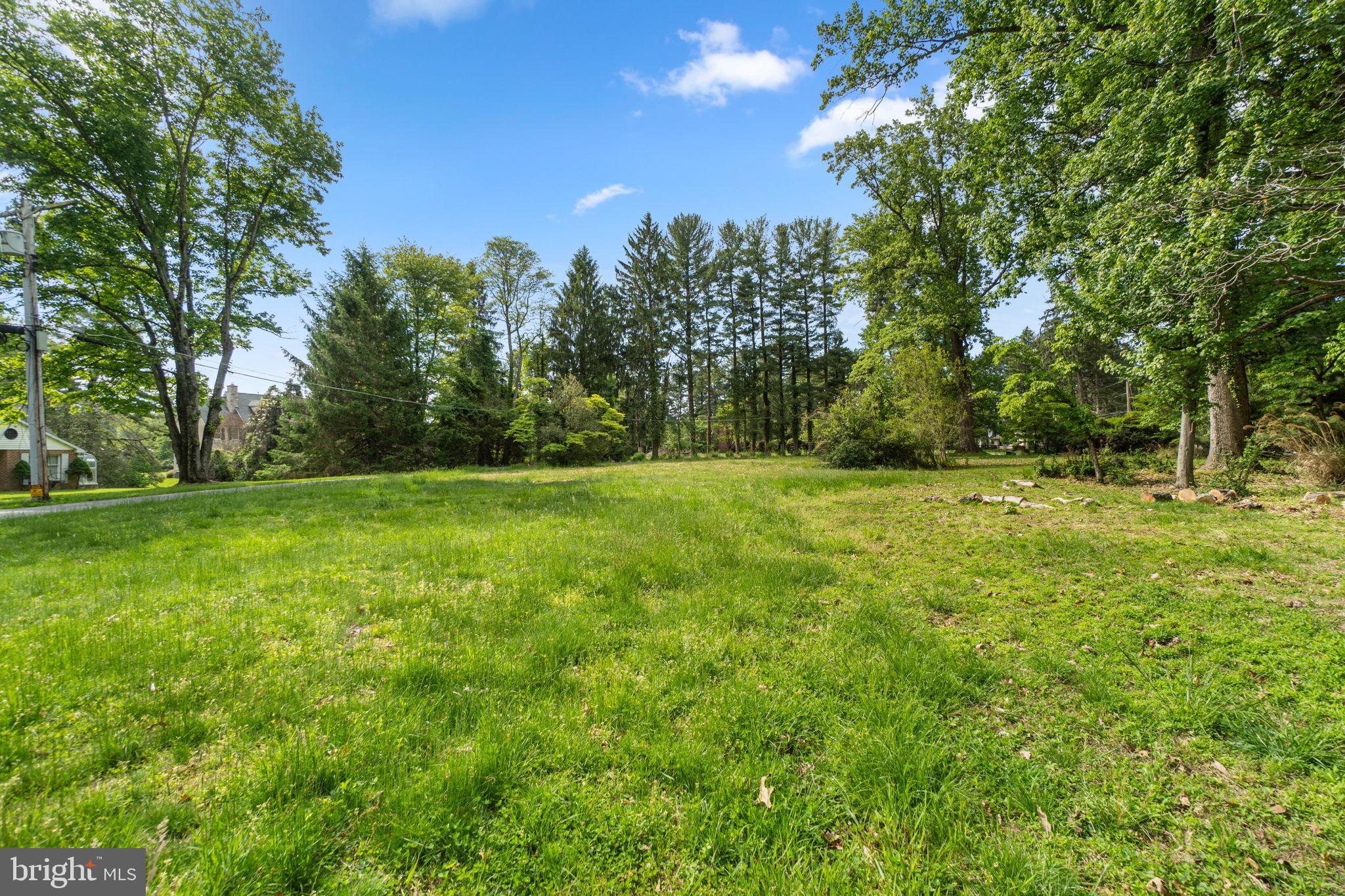 FALLS ROAD CORRIDOR - Land