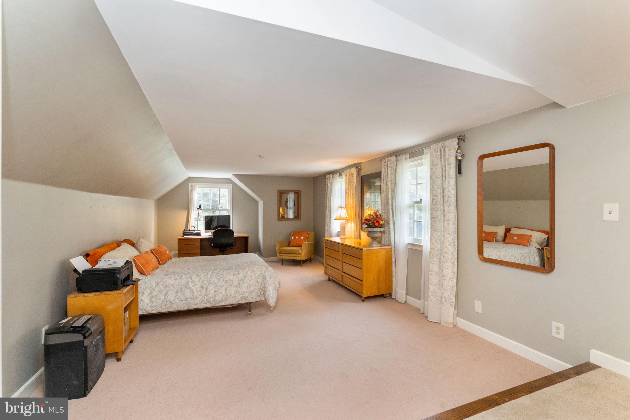 GLADWYNE - Residential