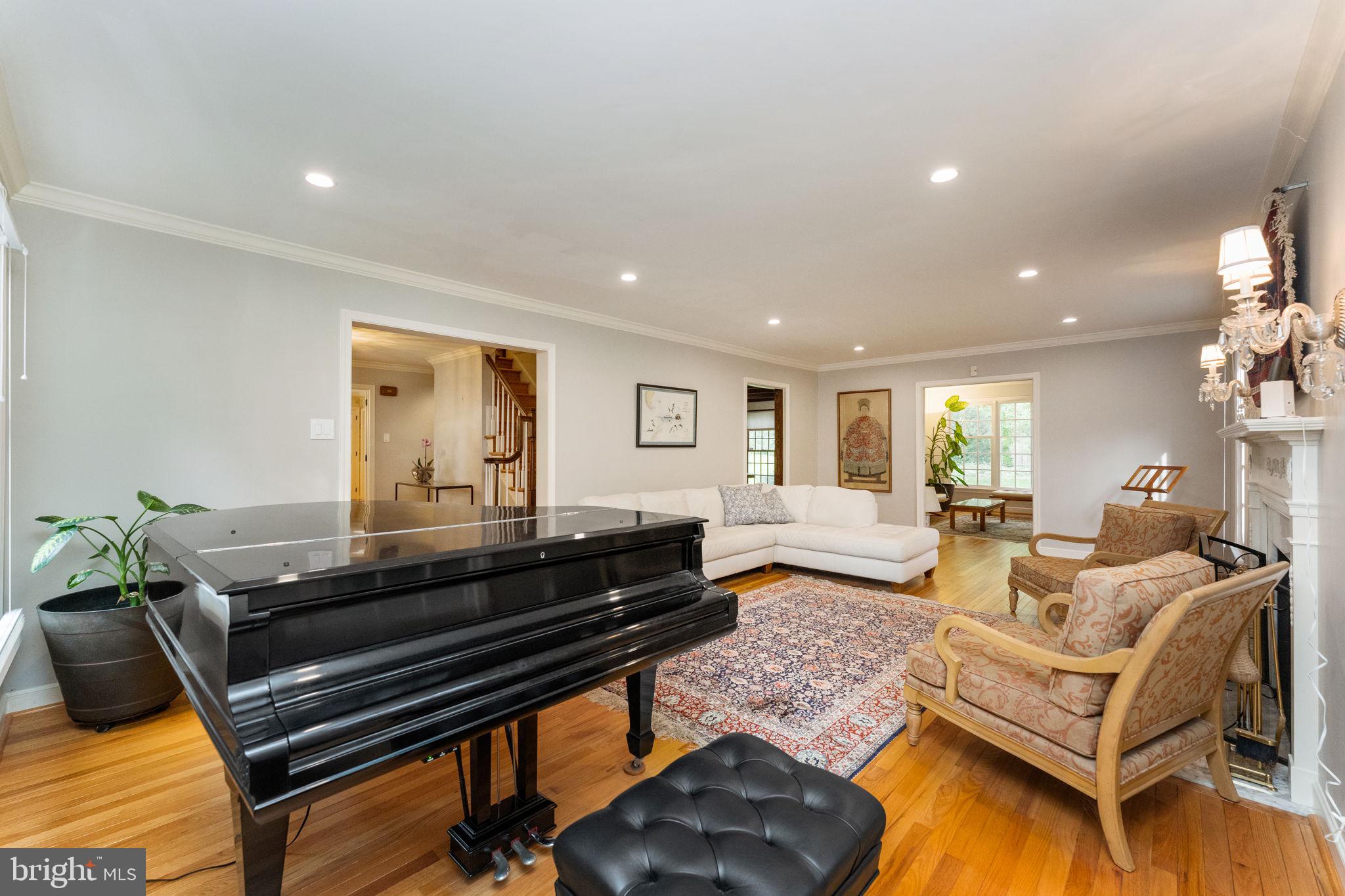 GLADWYNE - Residential