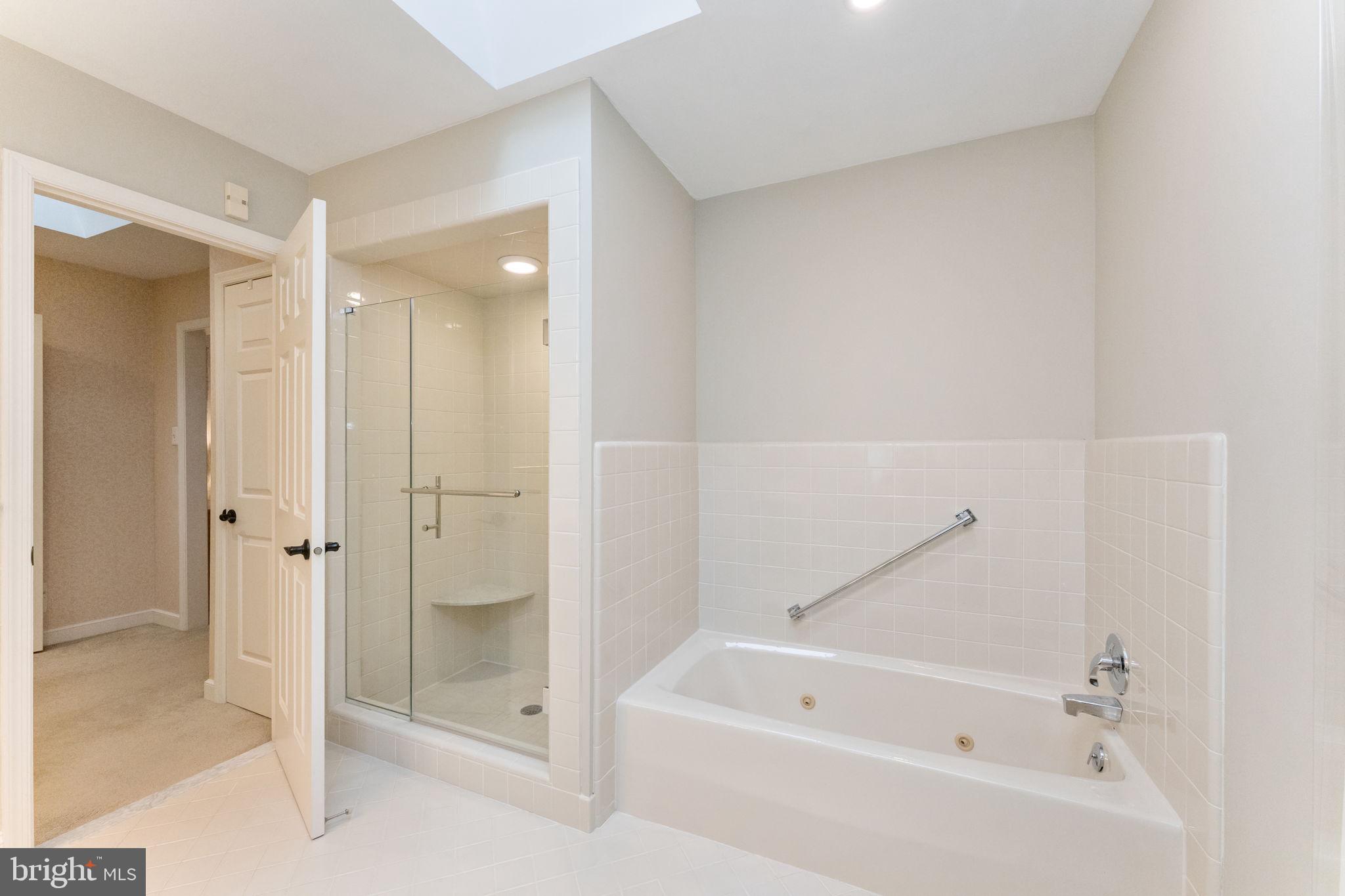 GLADWYNE - Residential