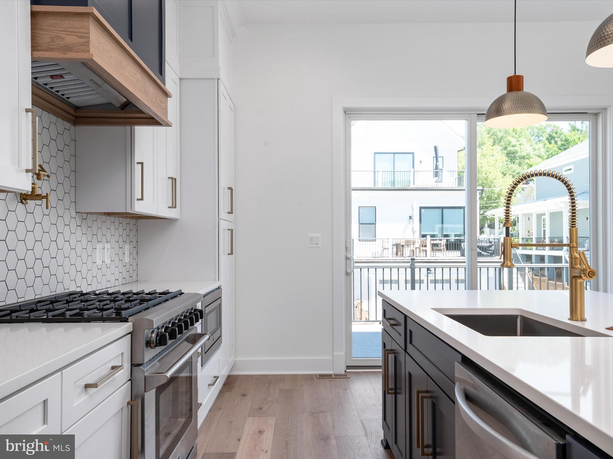 SUFFRAGE POINT - Residential