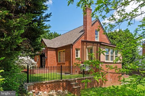 Photo of 9919 Old Georgetown Road, BETHESDA, MD 20814 (MLS # MDMC2231118)