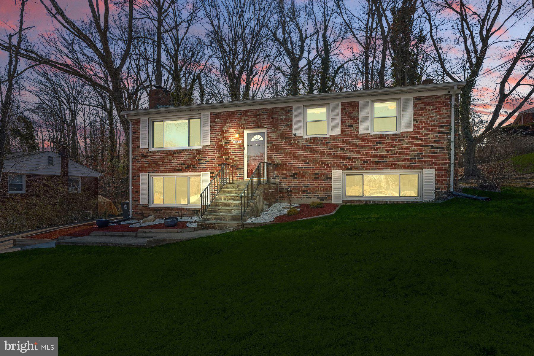 2603 MARY PLACE