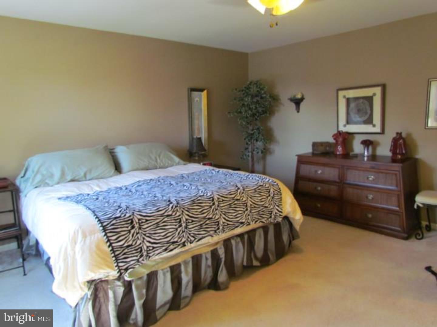 OXFORD OF BLUE BELL - Residential