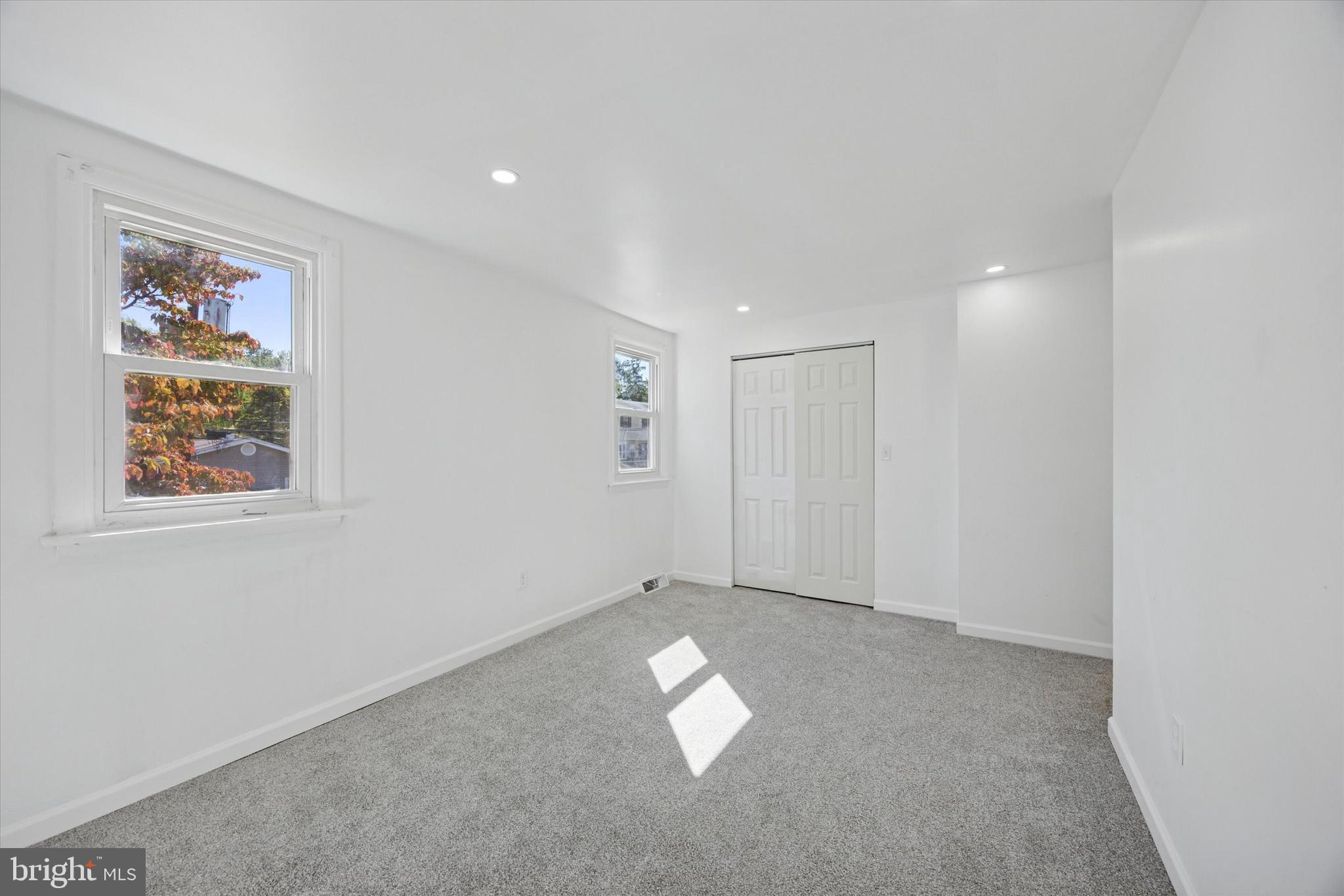 WILLOW GROVE - Residential