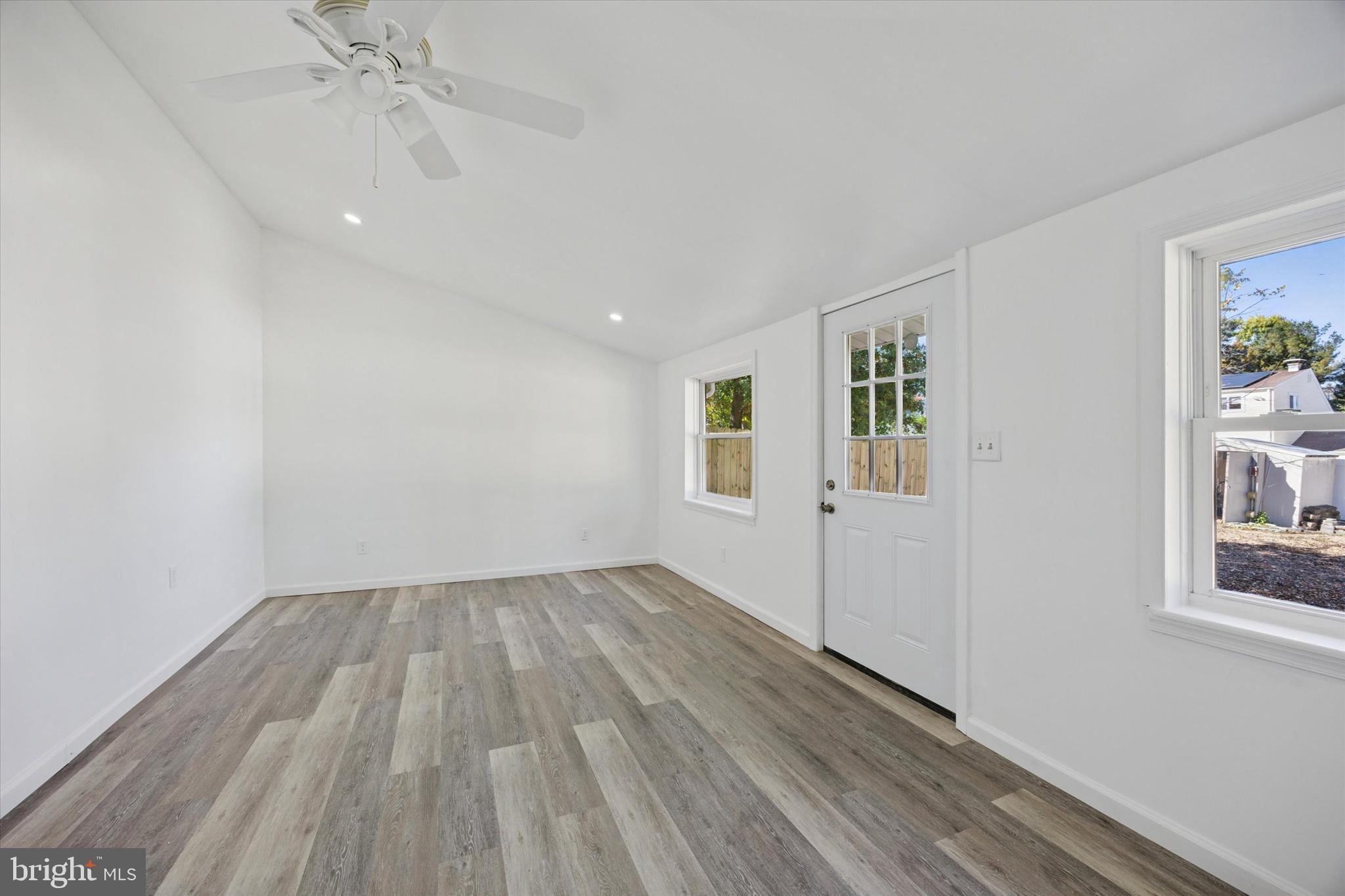 WILLOW GROVE - Residential