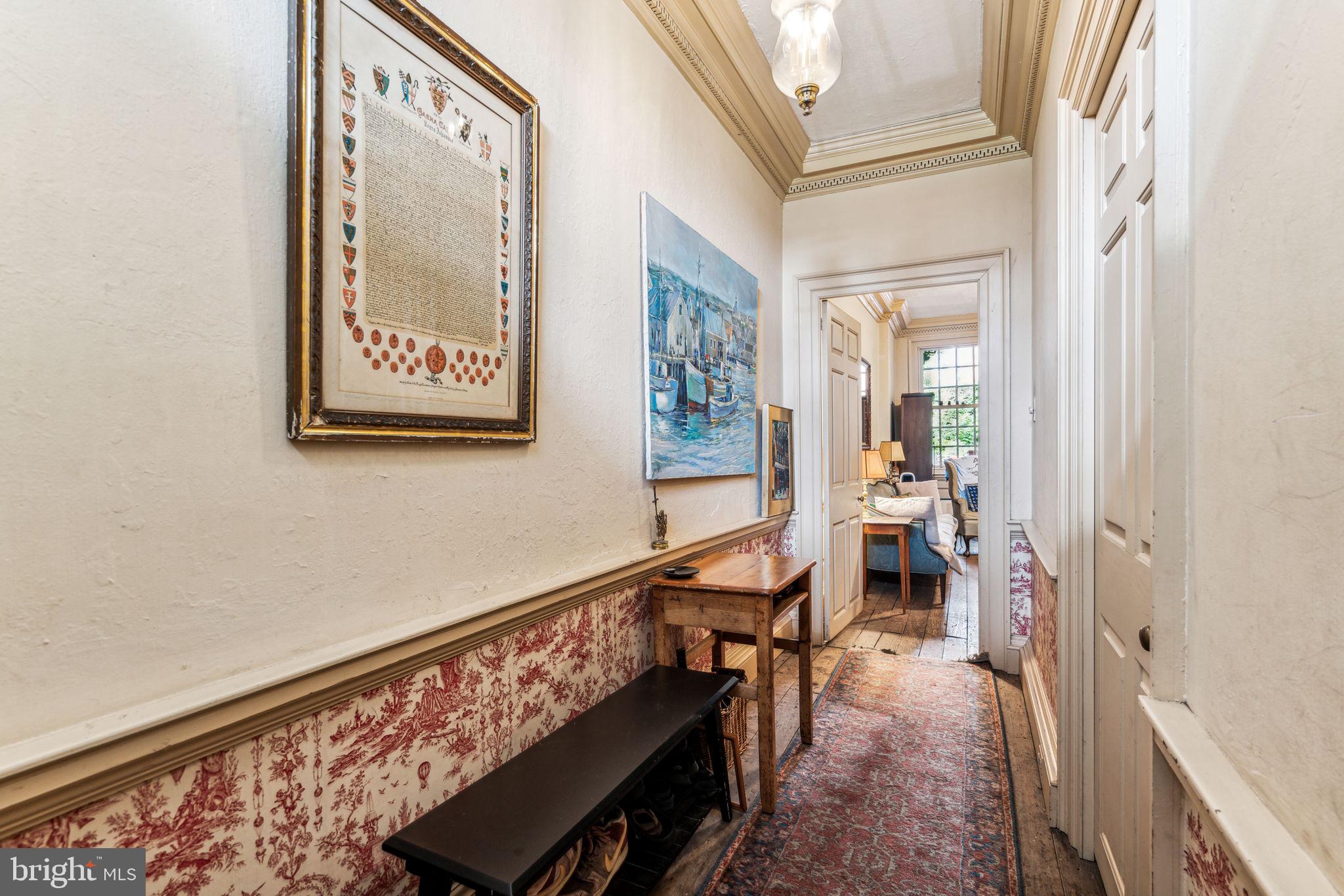 QUEEN VILLAGE - Residential