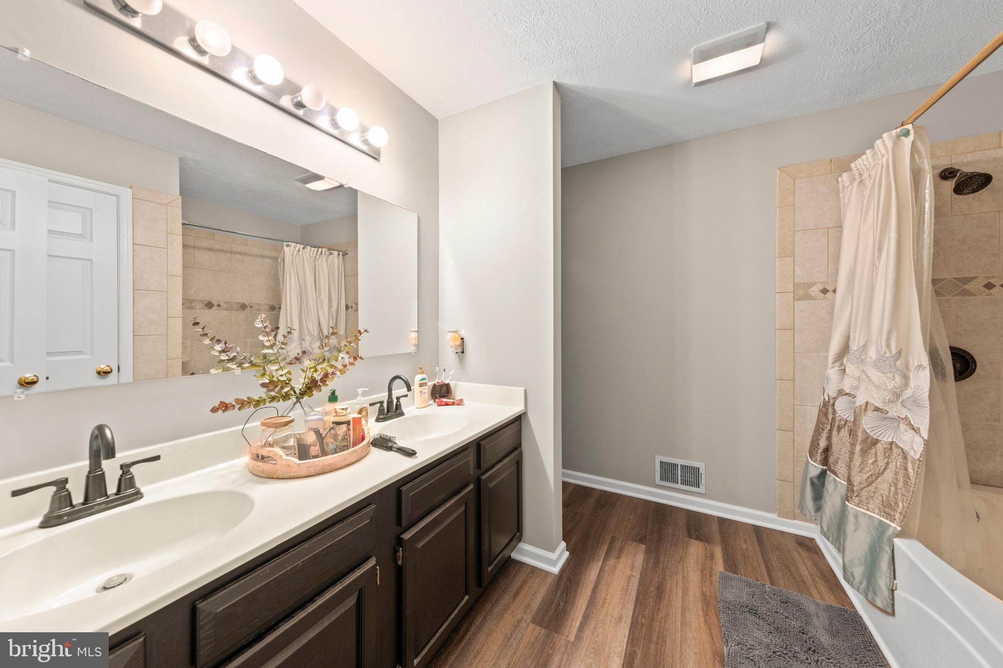 ELIZABETH STATION - Residential