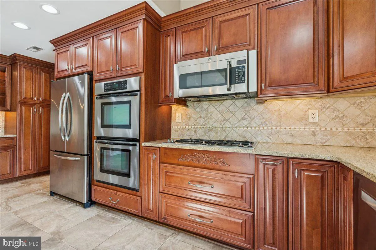 Lawrence Township, New Jersey 08648, United States, 4 Bedrooms Bedrooms, ,3 BathroomsBathrooms,Residential,Contingent,217790