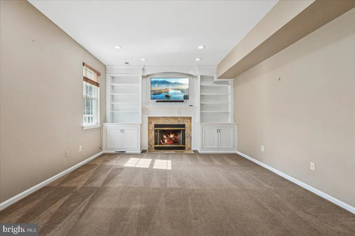 Lawrence Township, New Jersey 08648, United States, 4 Bedrooms Bedrooms, ,3 BathroomsBathrooms,Residential,Contingent,217790