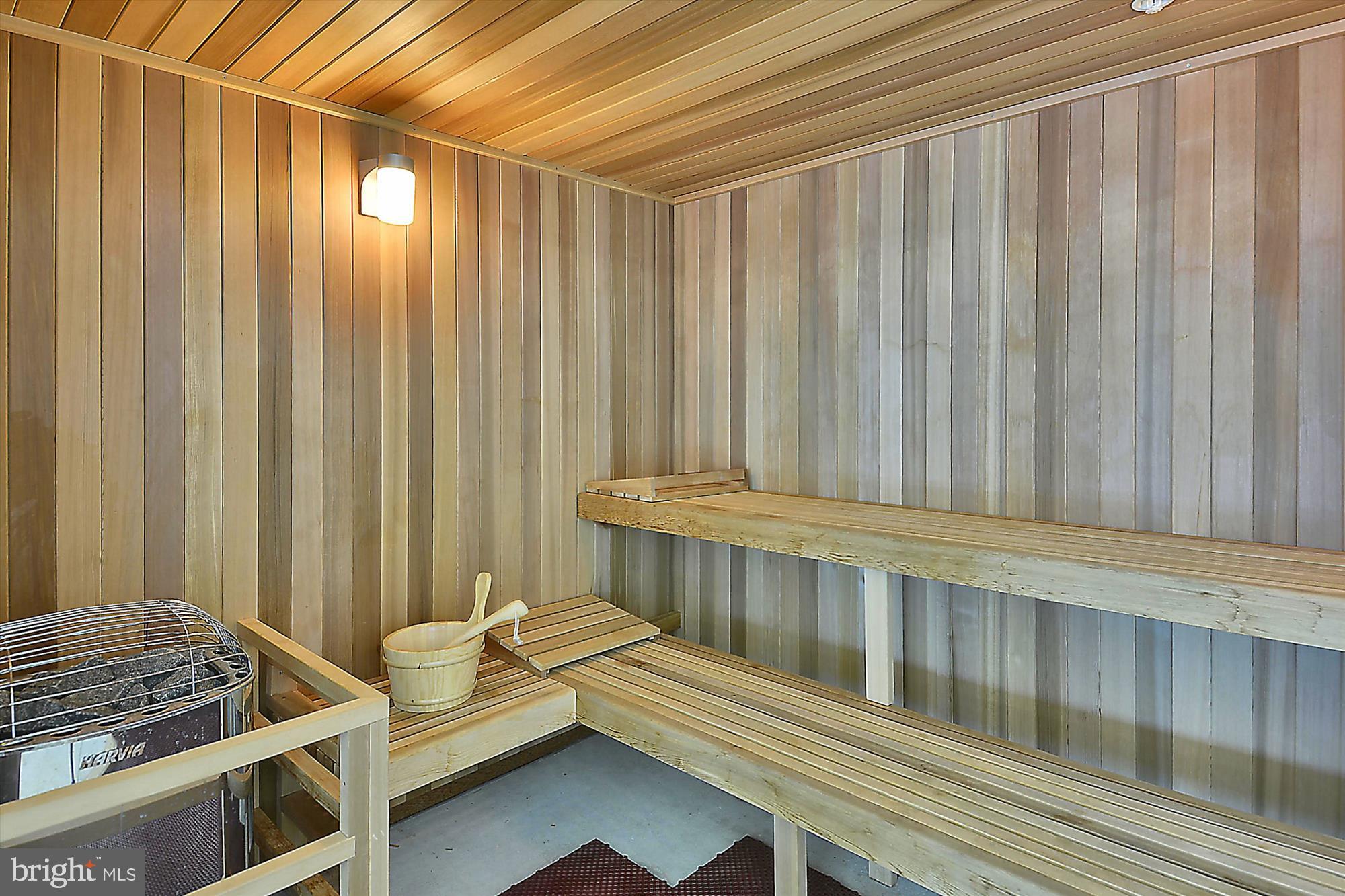 SEA COLONY EAST - Residential