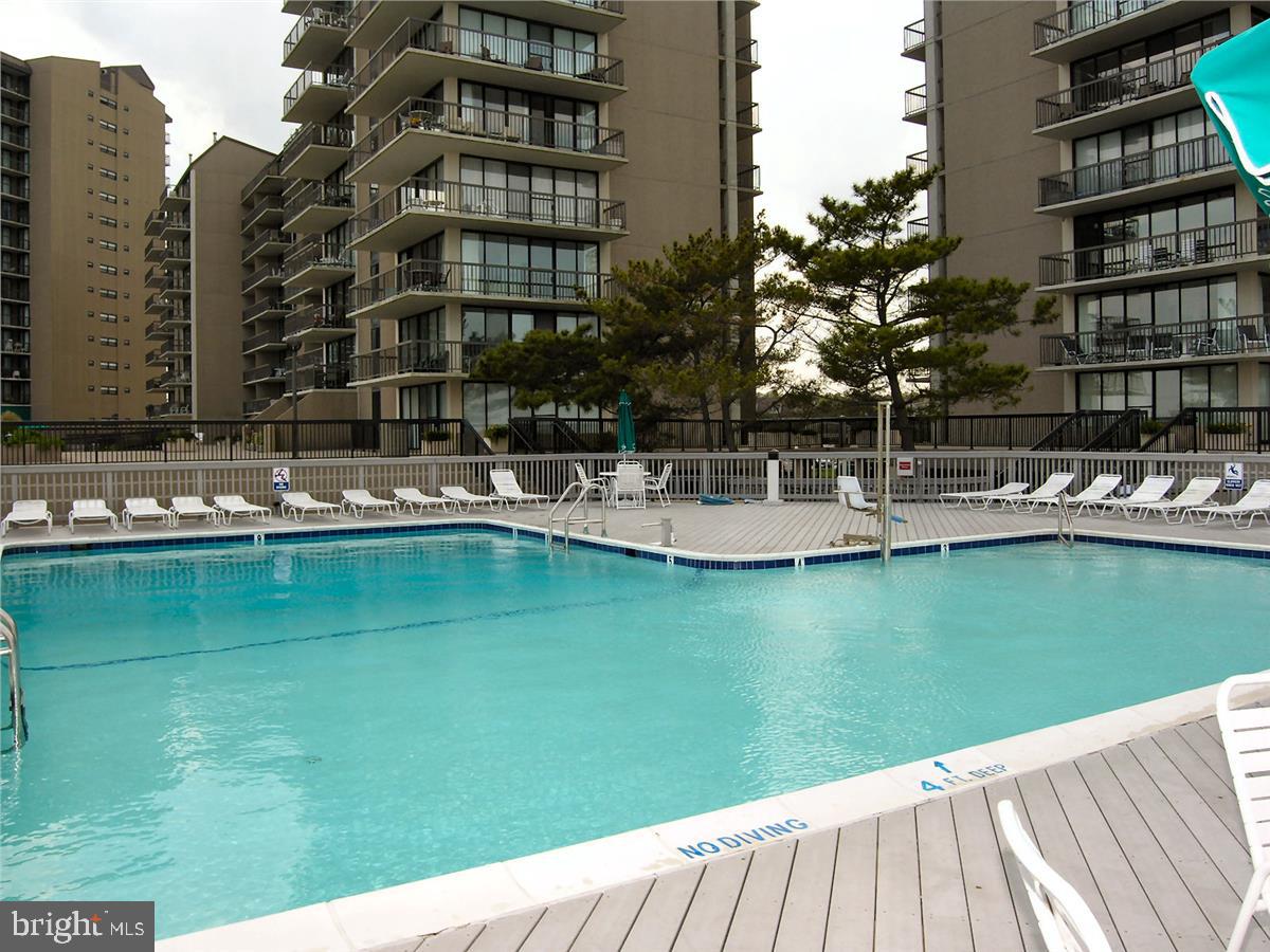 SEA COLONY EAST - Residential