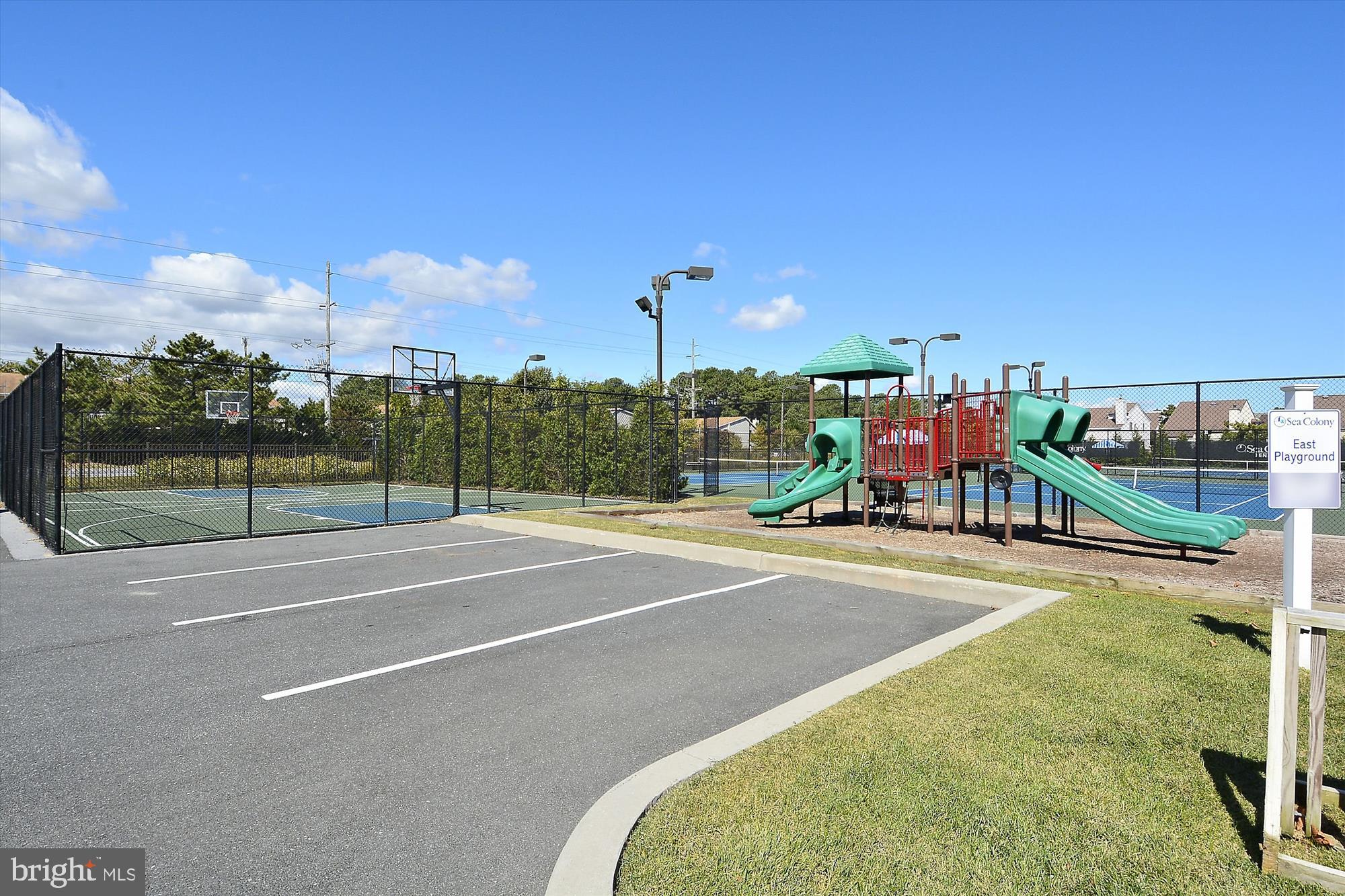 SEA COLONY EAST - Residential