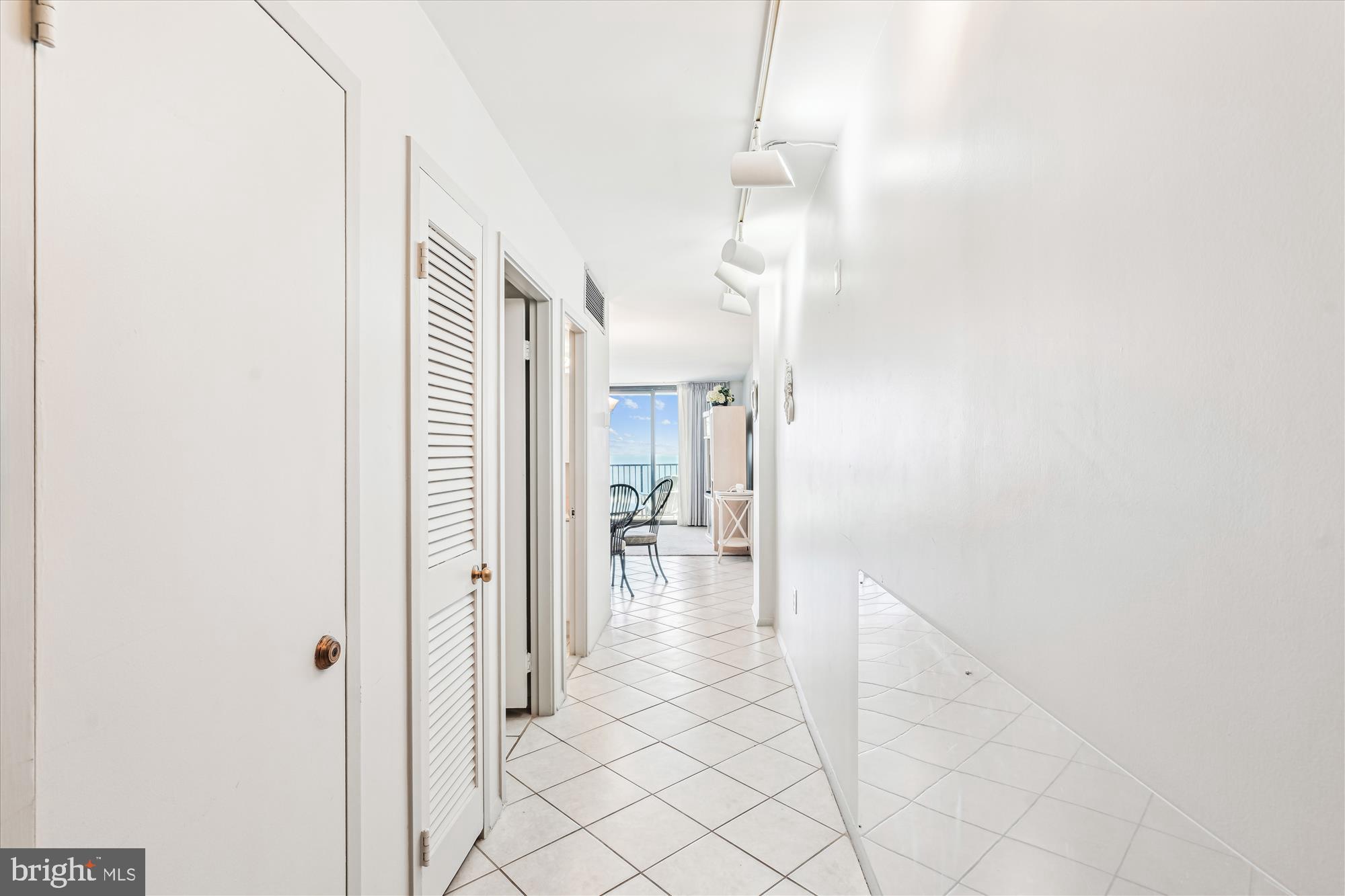 SEA COLONY EAST - Residential