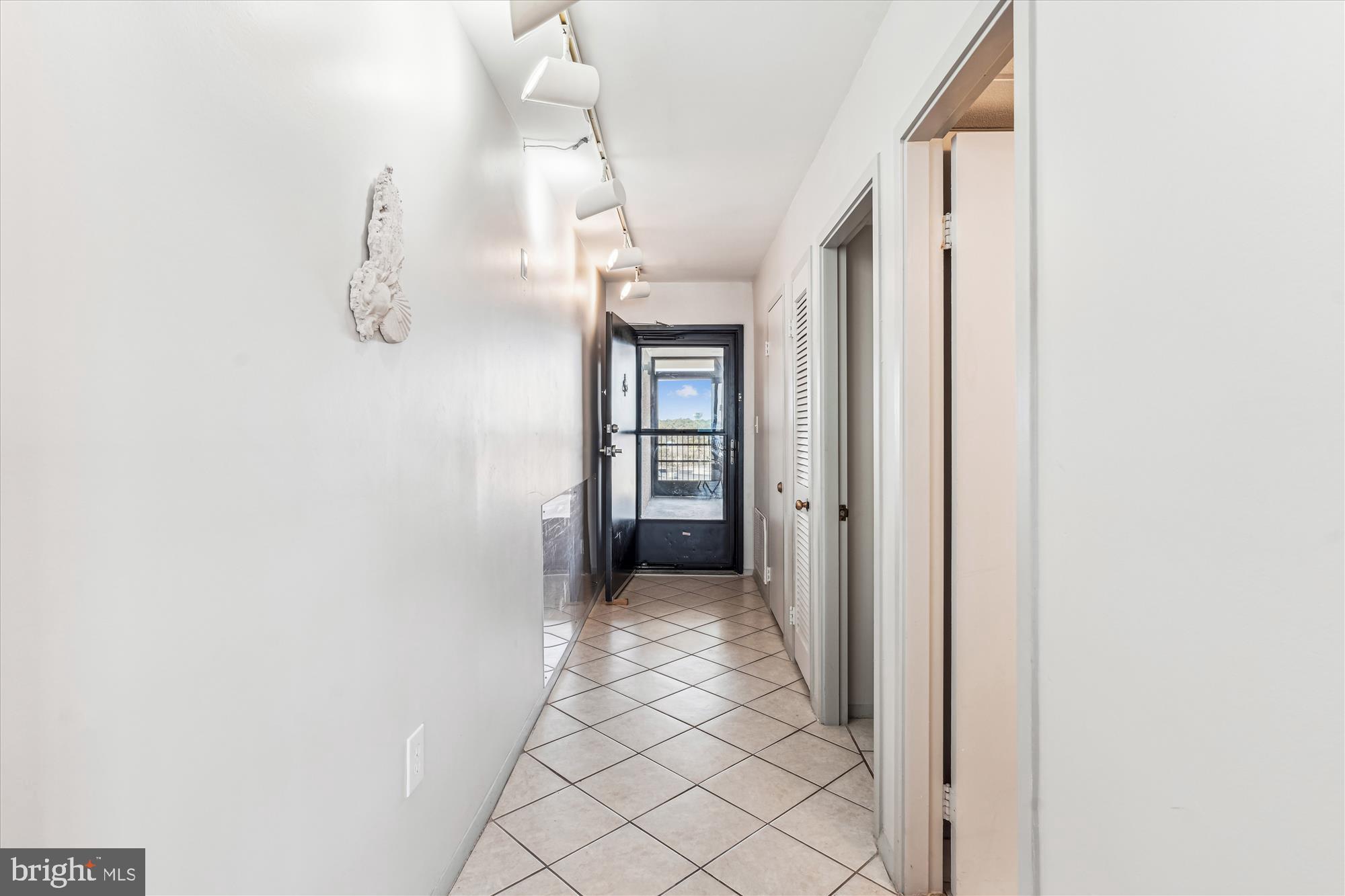 SEA COLONY EAST - Residential