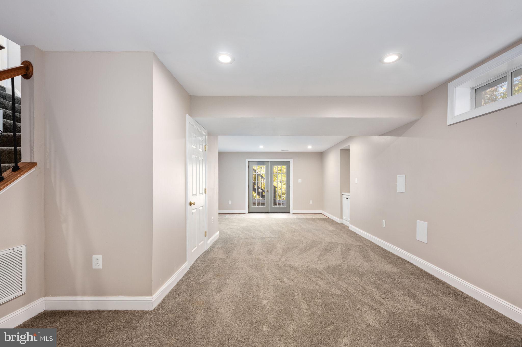 SMITH LAKE ESTATES - Residential