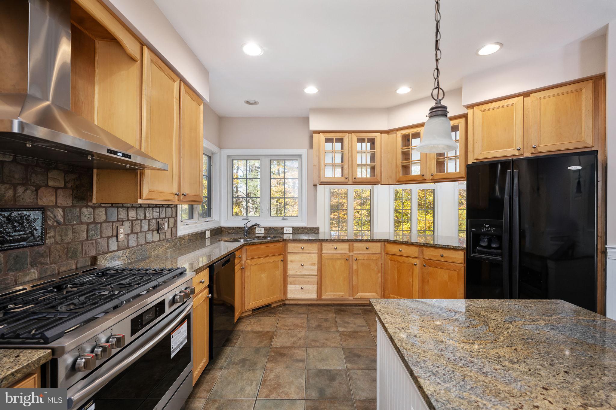 SMITH LAKE ESTATES - Residential