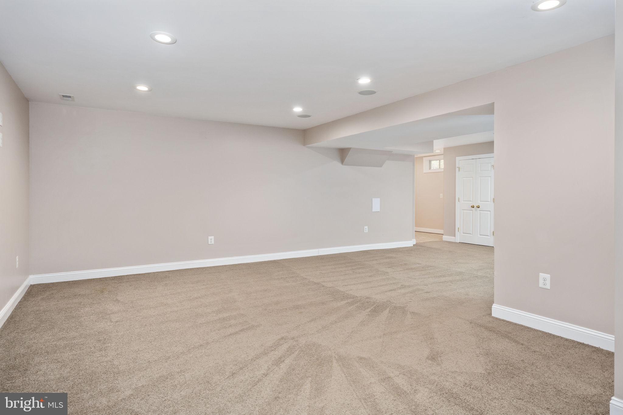 SMITH LAKE ESTATES - Residential