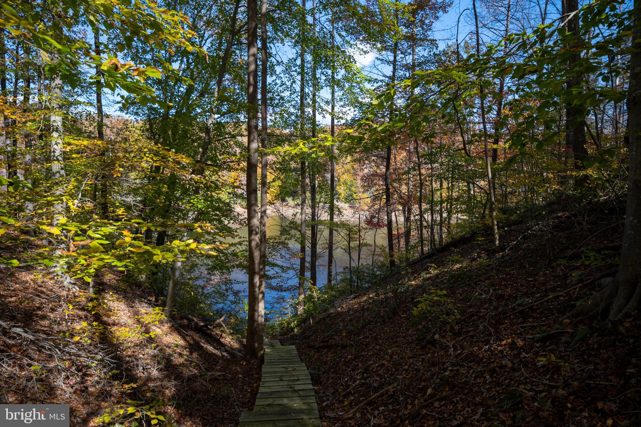 SMITH LAKE ESTATES - Residential