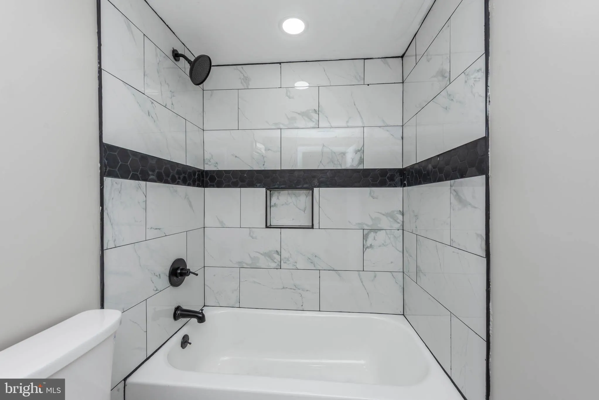 Baltimore, Maryland 21218, United States, 5 Bedrooms Bedrooms, ,4 BathroomsBathrooms,Residential,Active,97385