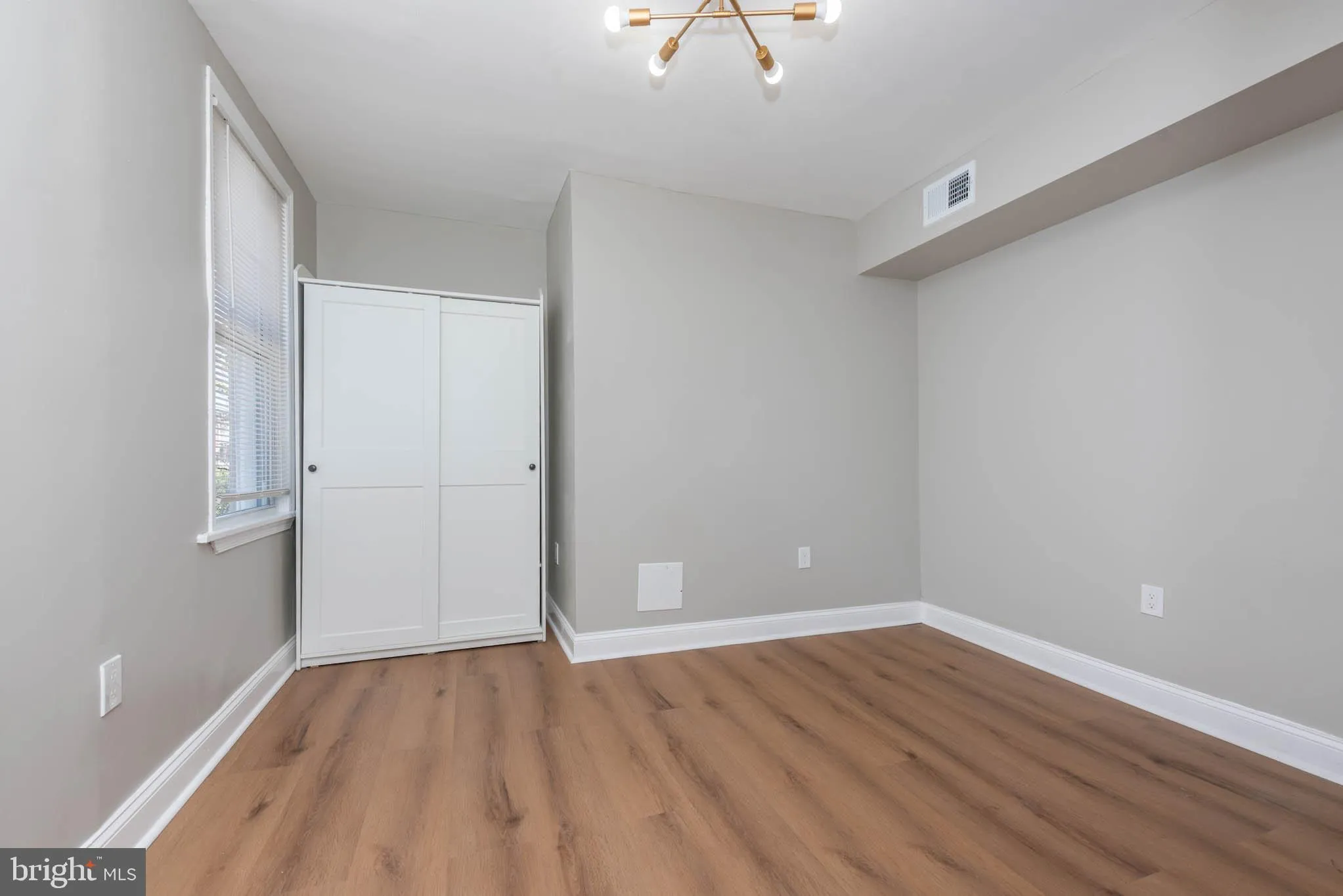 Baltimore, Maryland 21218, United States, 5 Bedrooms Bedrooms, ,4 BathroomsBathrooms,Residential,Active,97385