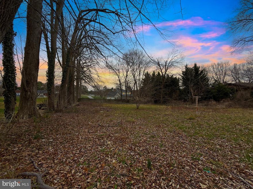 Discover the perfect opportunity to build your dream home on this spacious 0.55-acre vacant lot, nestled in a well-established and desirable neighborhood. With public water and sewer available for easy hookup, this prime location offers both convenience and charm. Just minutes from shopping, dining, and a major hospital, you'll enjoy the best of suburban living with essential amenities close by. Don't miss this chance to create the home you've always envisioned in a lovely, sought-after community!