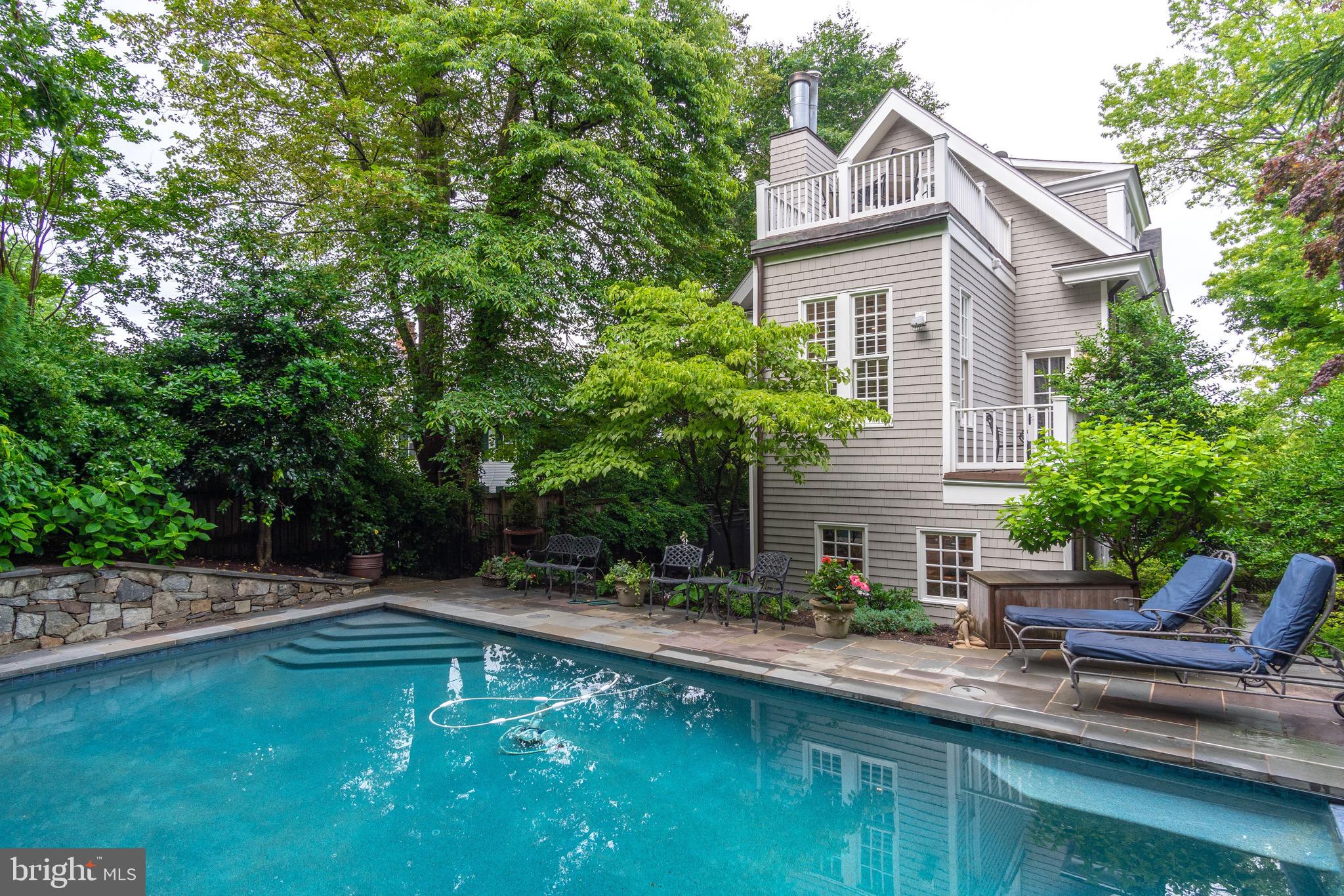 BERKLEY - Residential