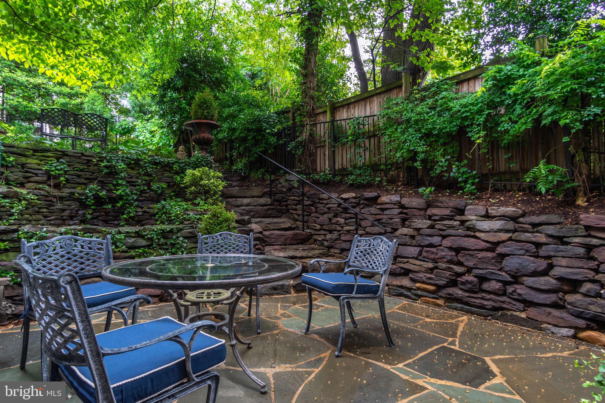 BERKLEY - Residential