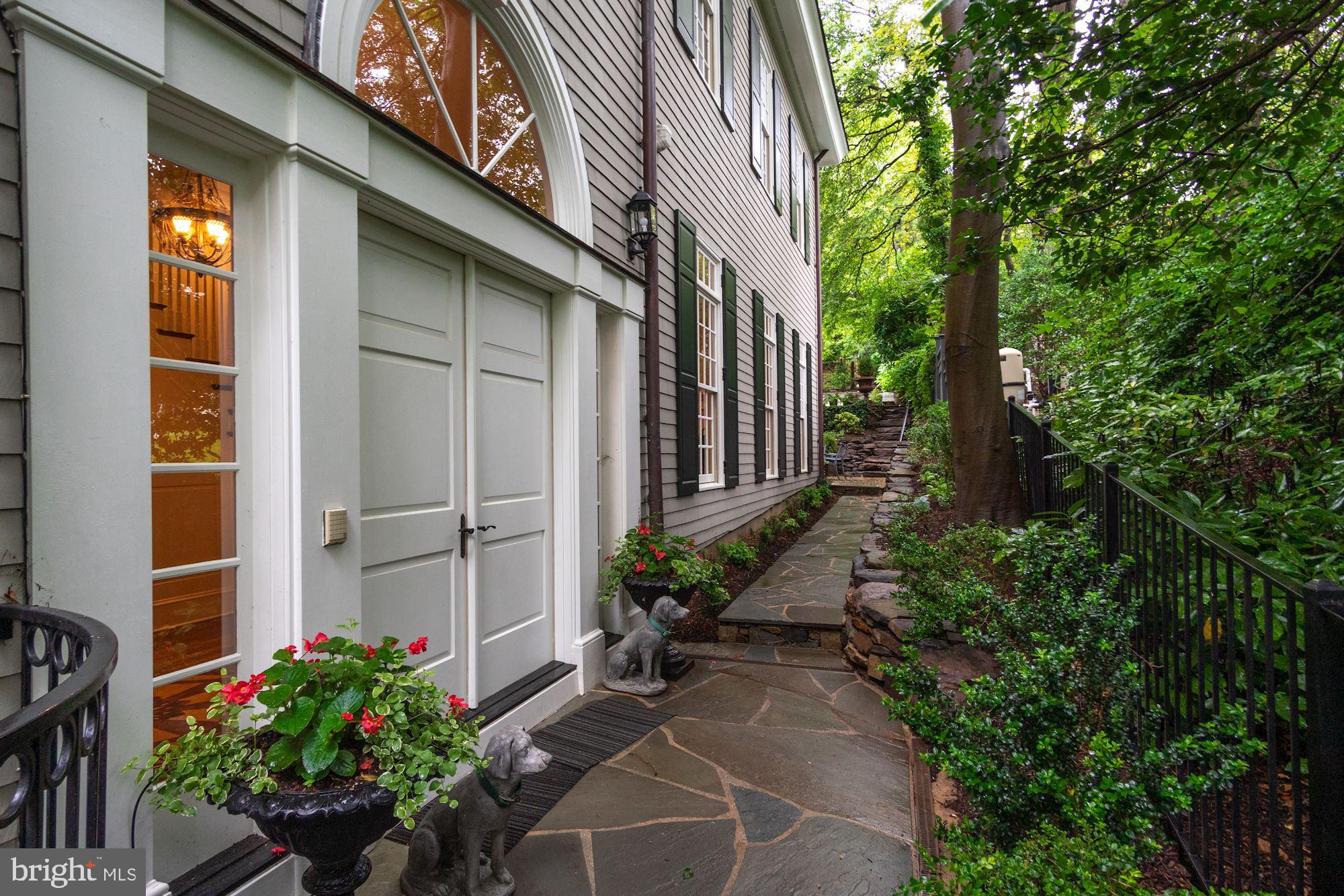 BERKLEY - Residential