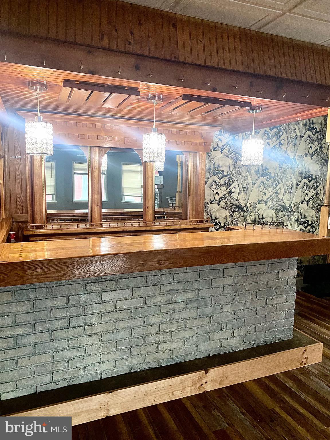 NORTH END - Residential