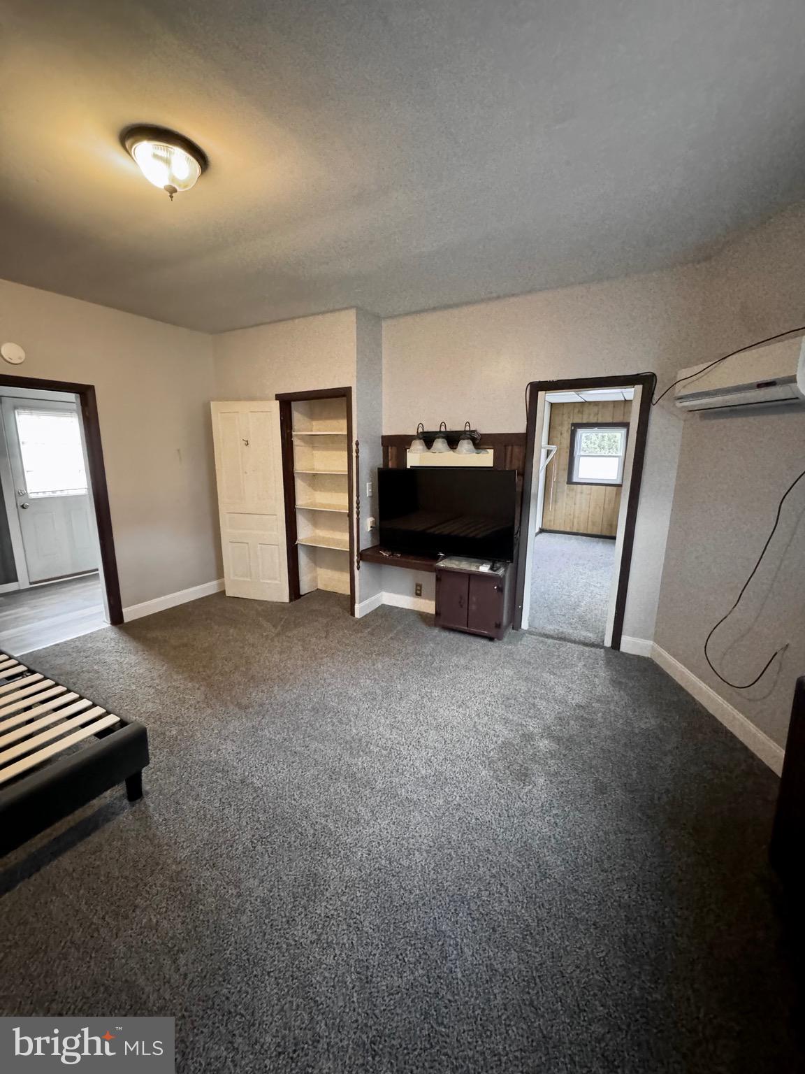 NORTH END - Residential