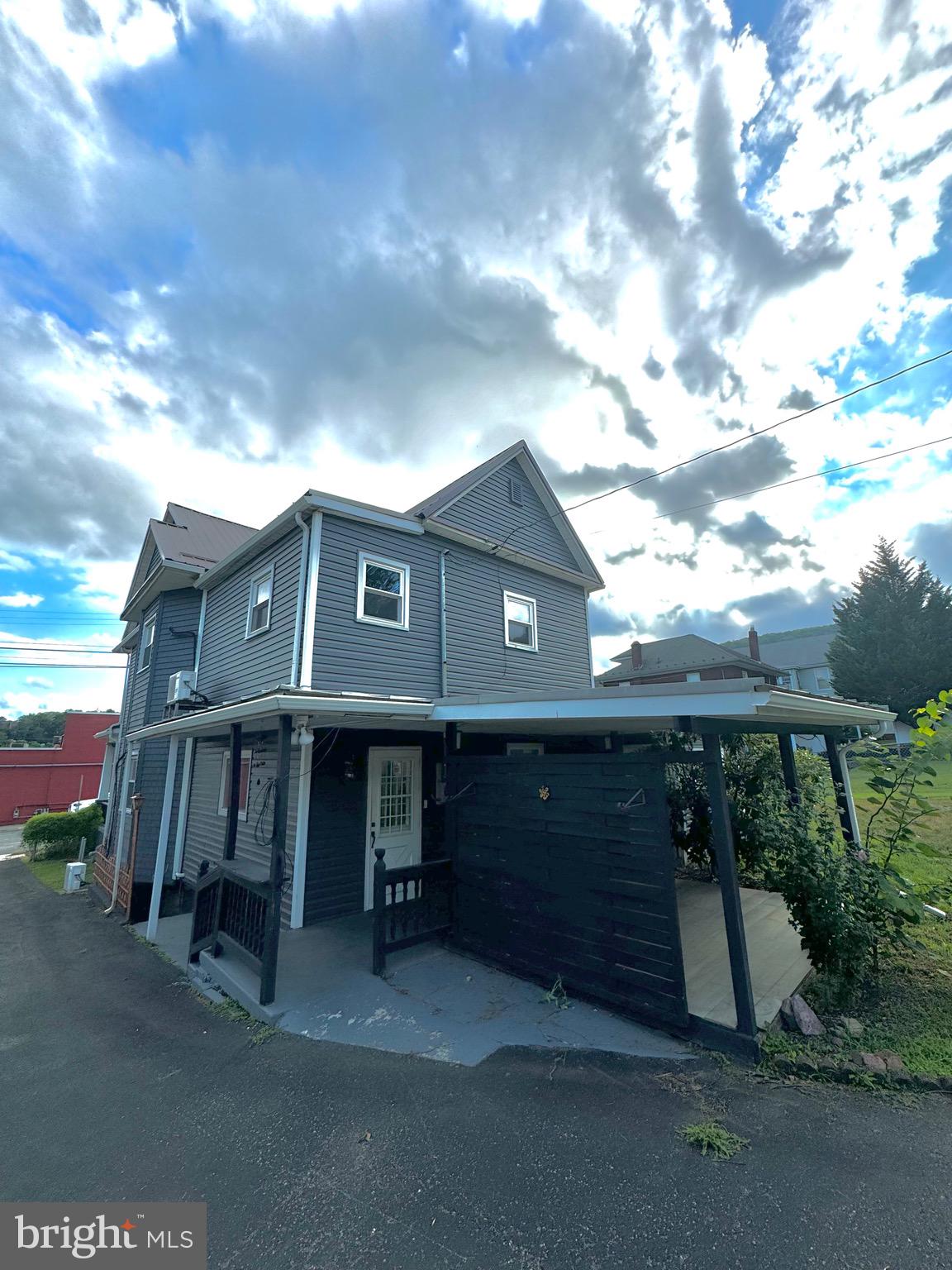 707 COLUMBIA AVENUE