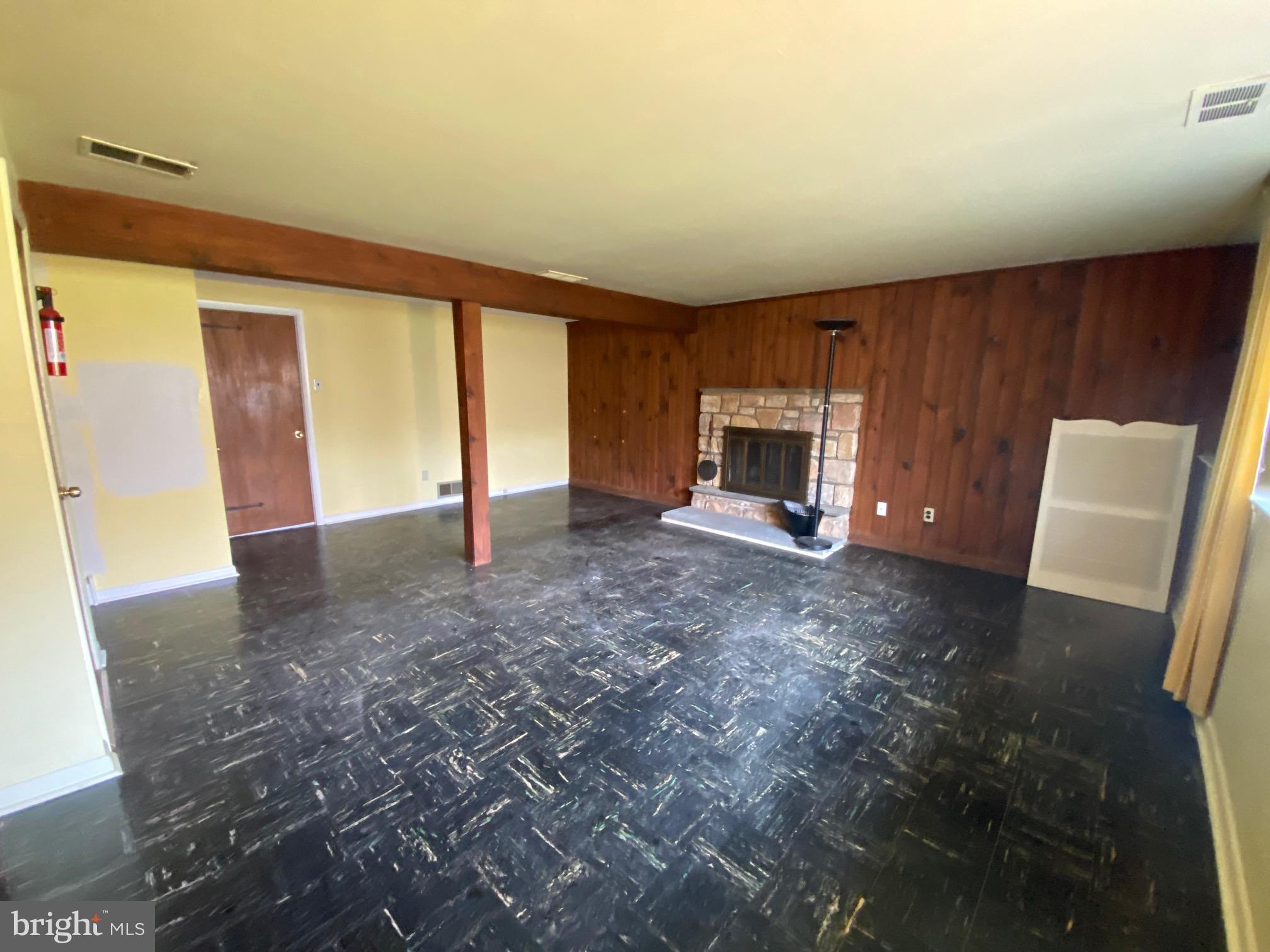 BRITTANY FARMS - Residential