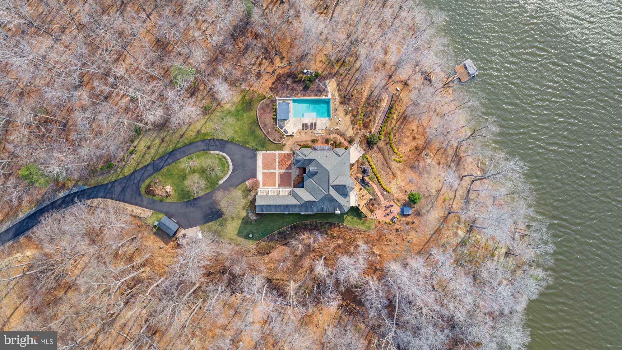 10036 LAKE OCCOQUAN DRIVE