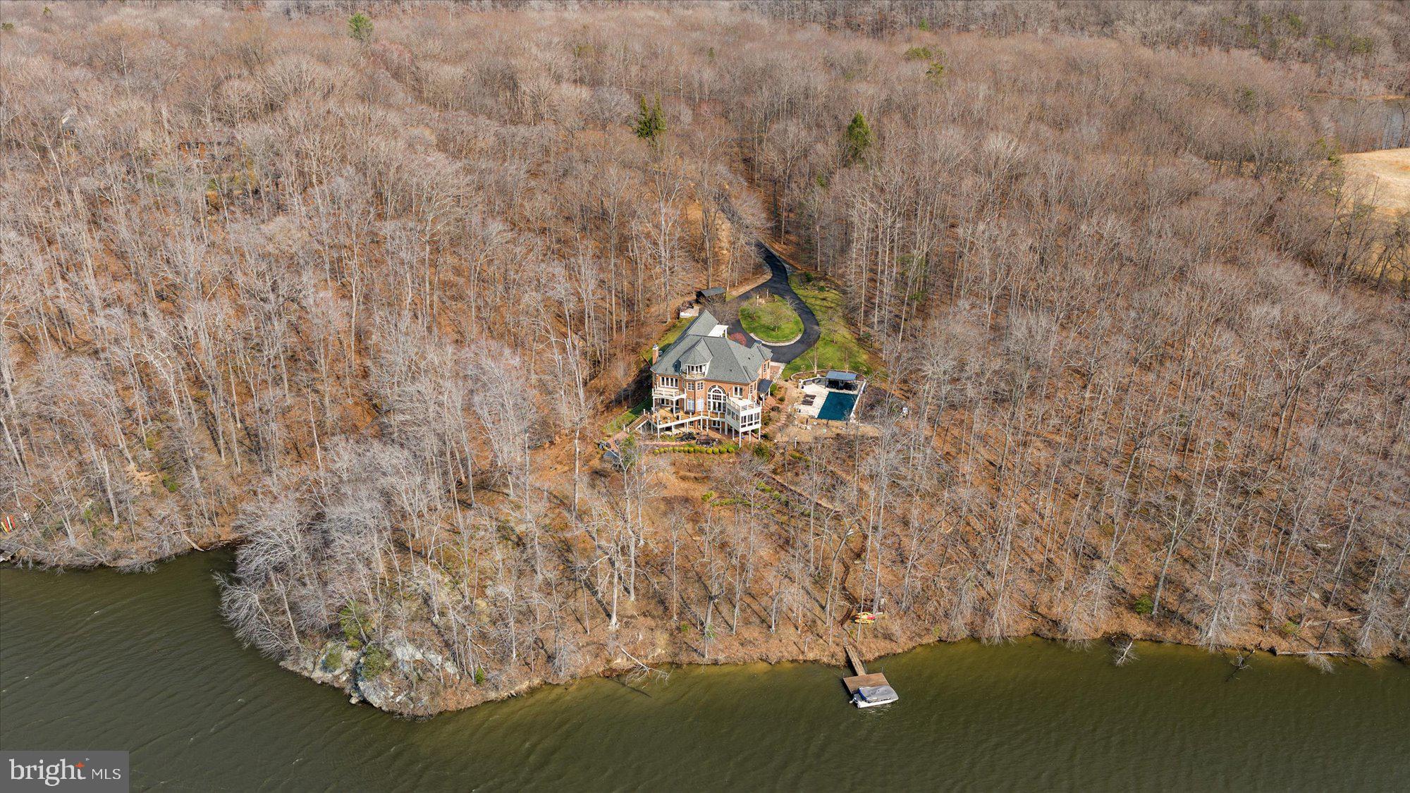 10036 LAKE OCCOQUAN DRIVE