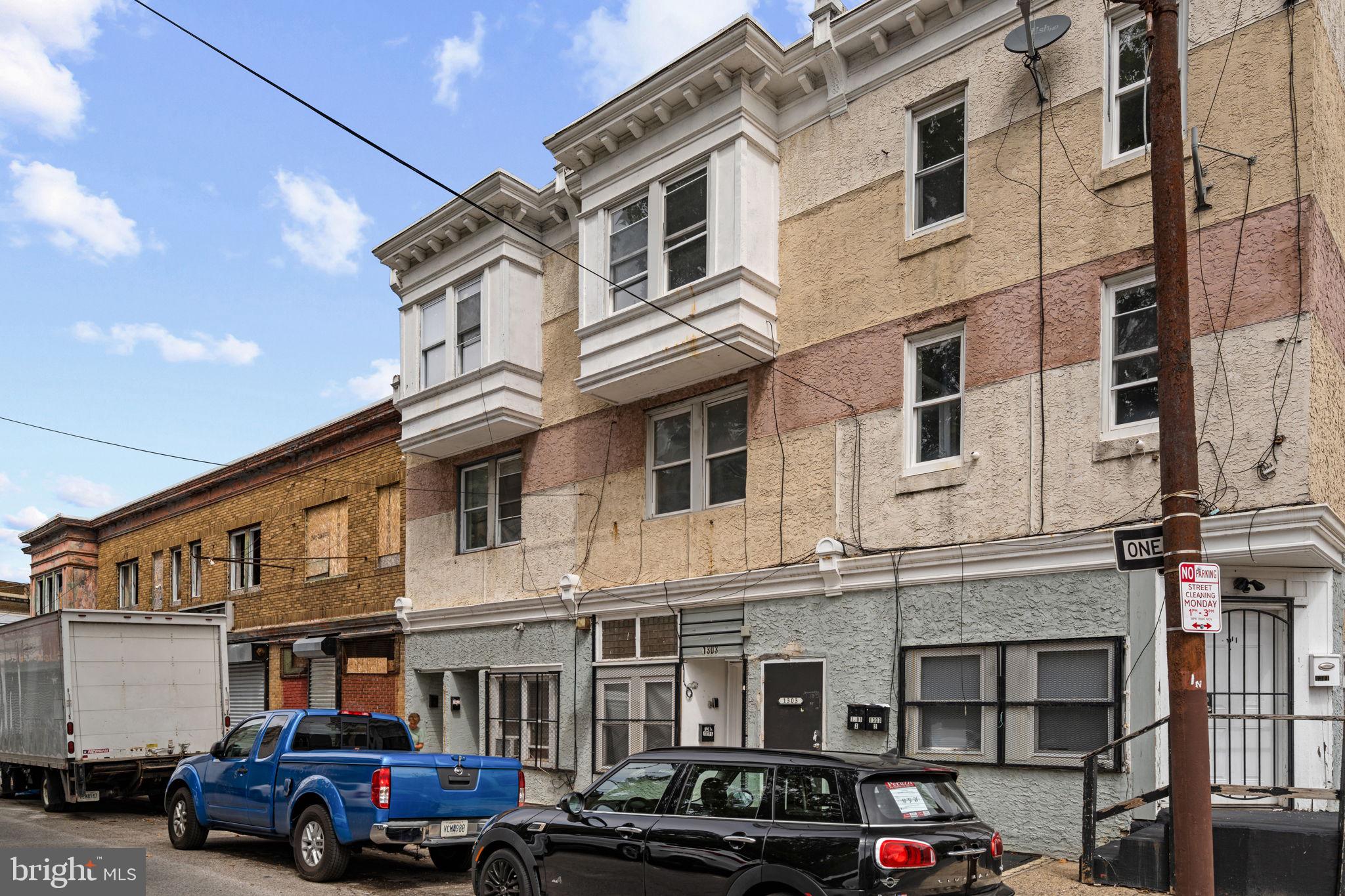 1303 W VENANGO STREET 05
