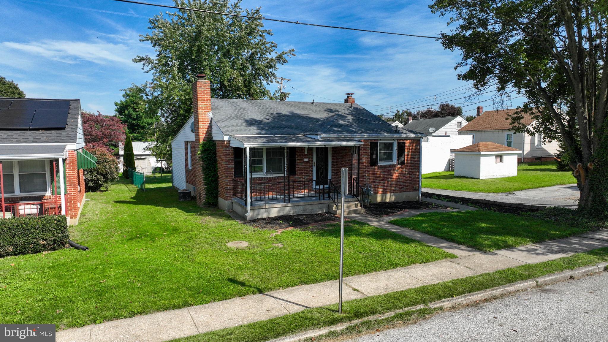 831 E MAPLE STREET