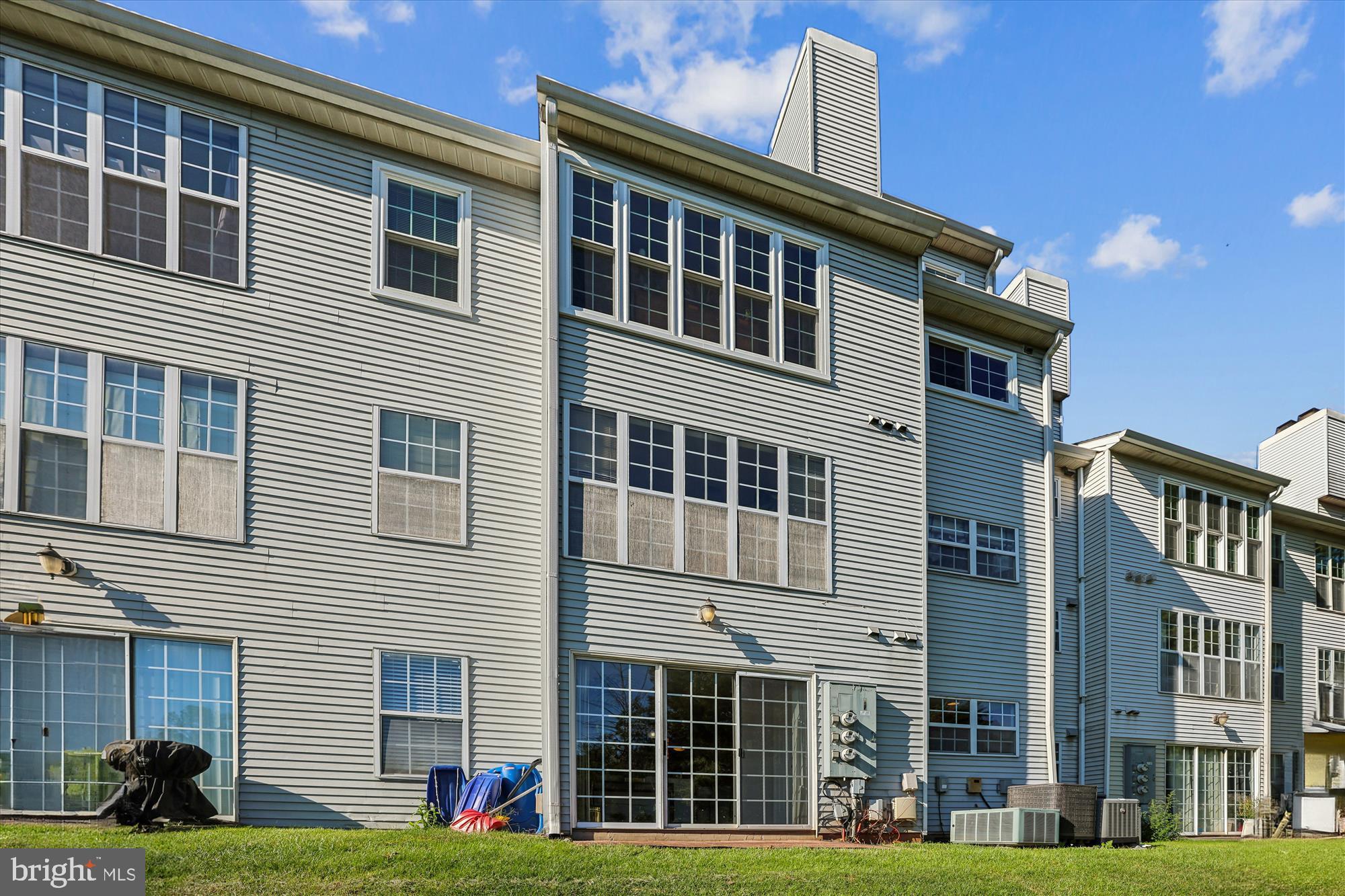 HEIGHTS AT PENDERBROOK - Residential