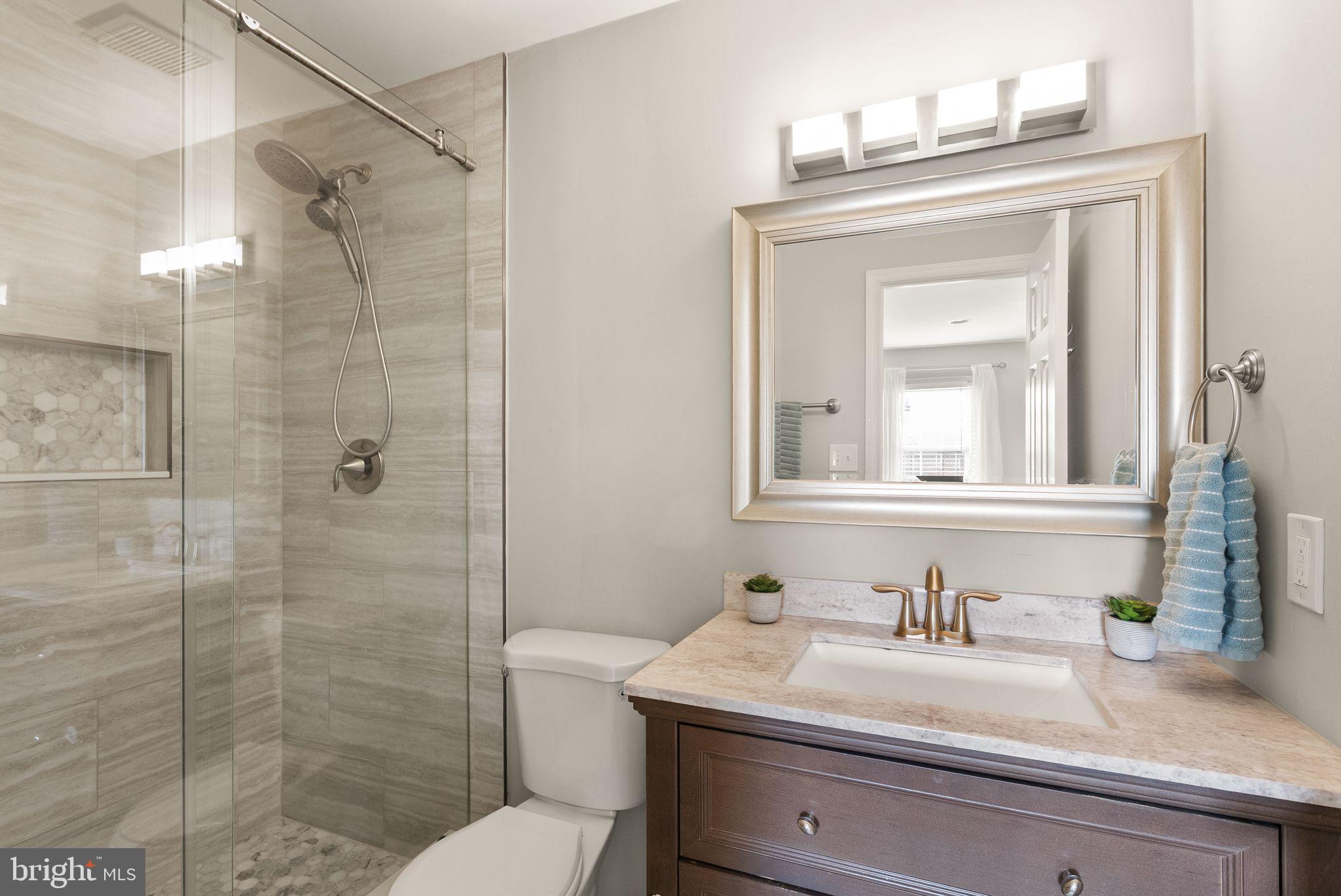 COUNTRY CREEK - Residential