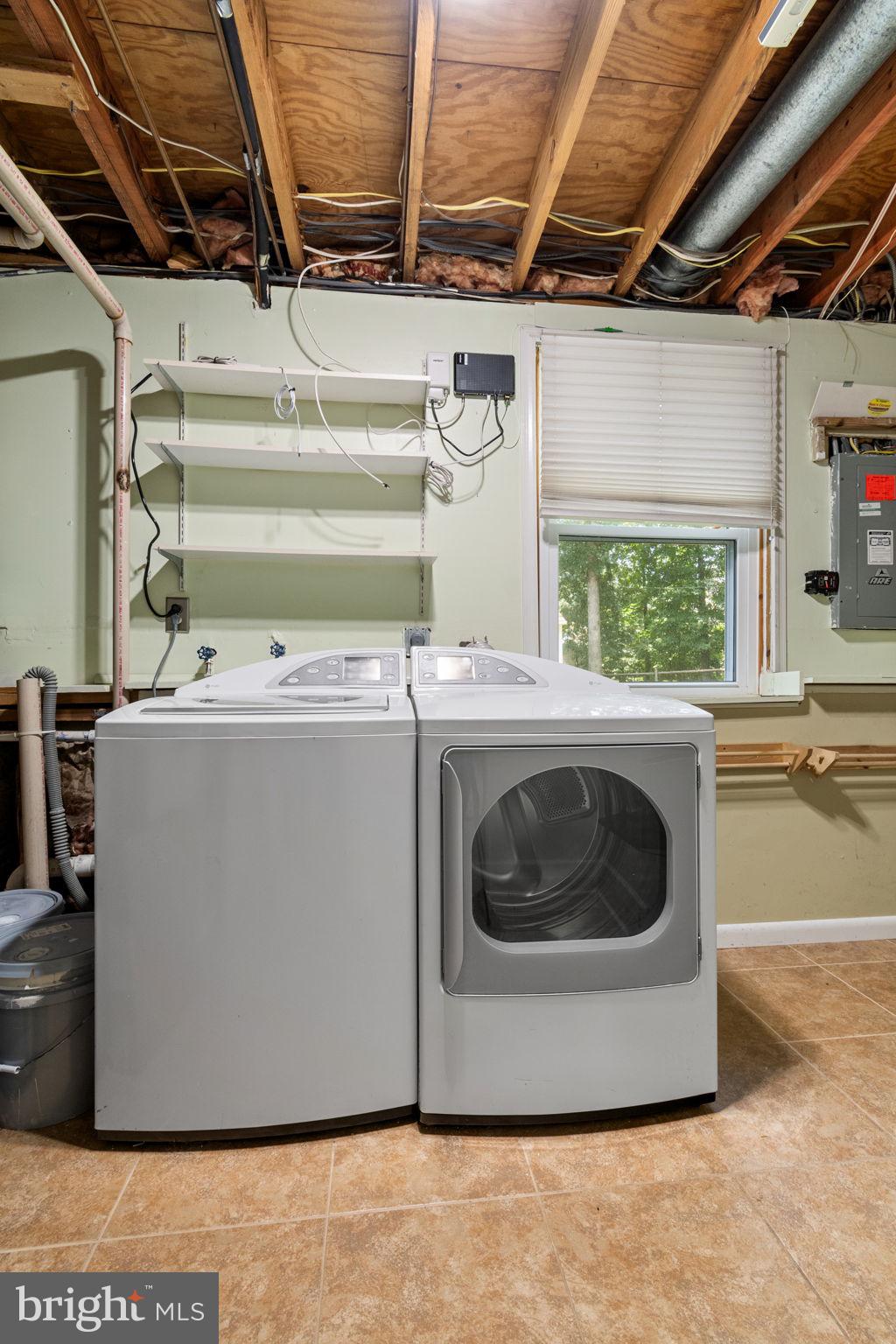 FOX MILL ESTATES - Residential Lease