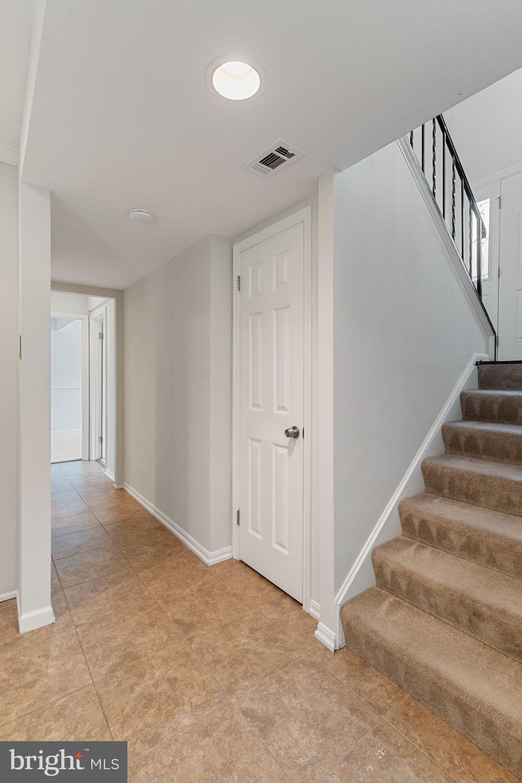 FOX MILL ESTATES - Residential Lease