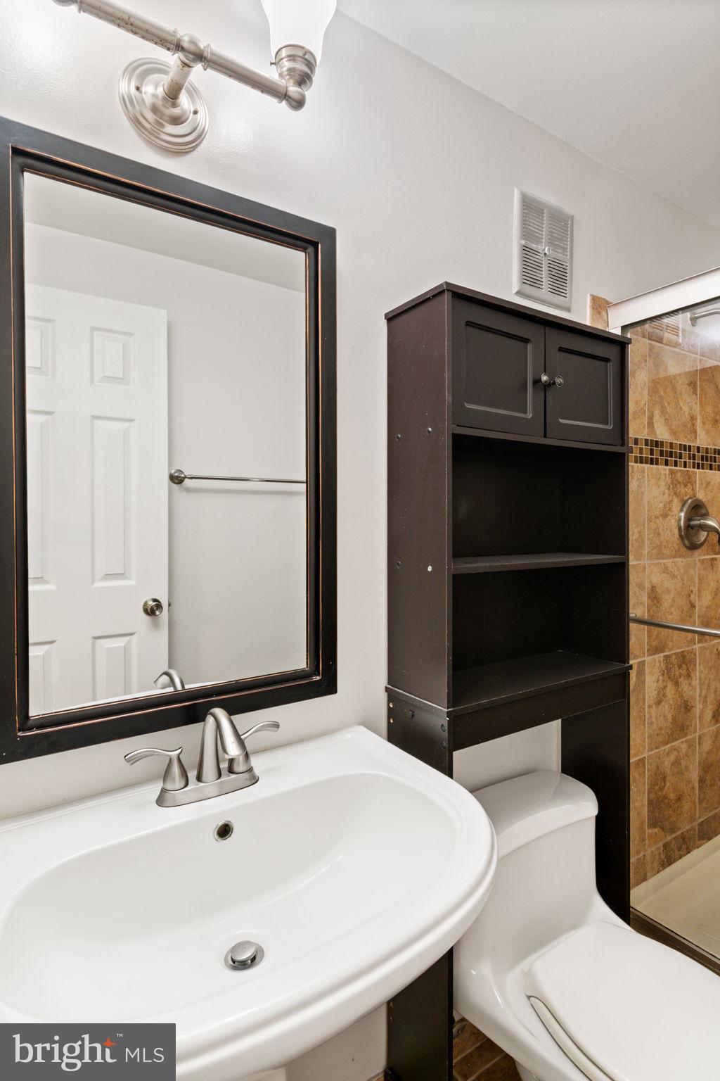 FOX MILL ESTATES - Residential Lease